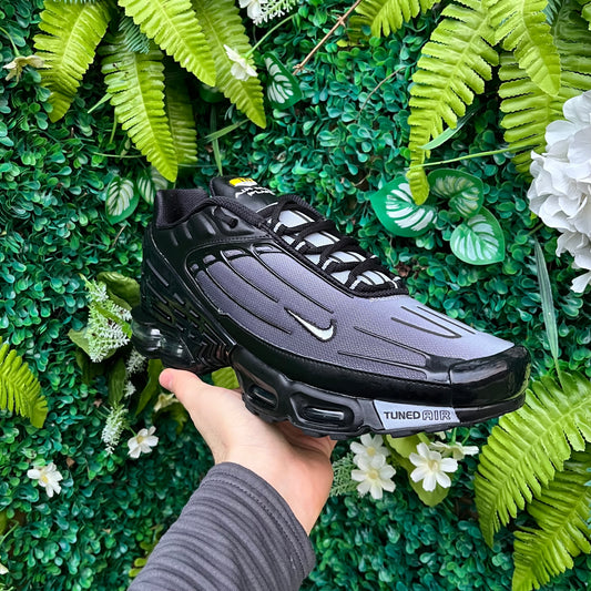 Nike Air Max Plus TN 3 - Black / Wolf Grey - UK9.5