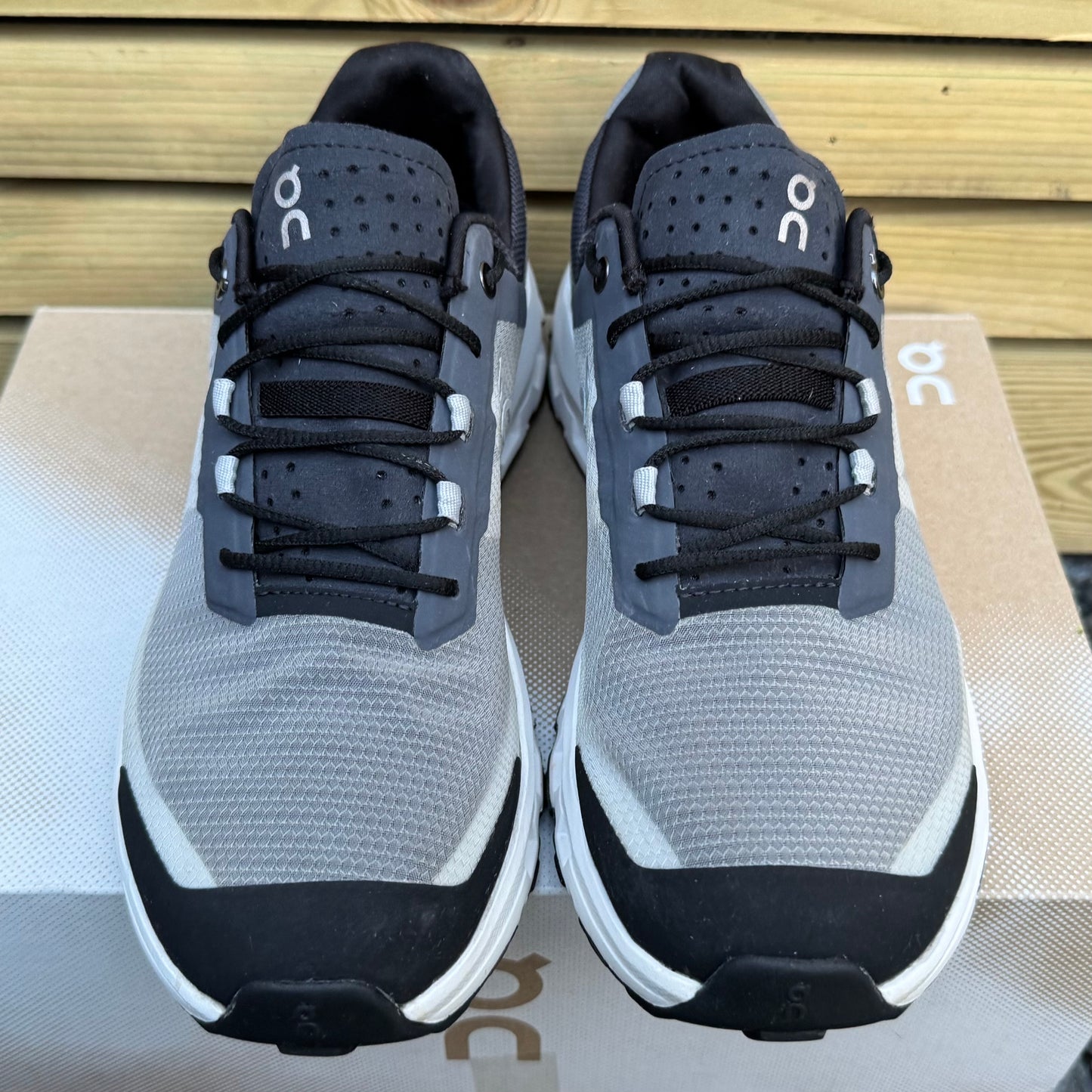 On Running CloudVista - Black / White - UK8