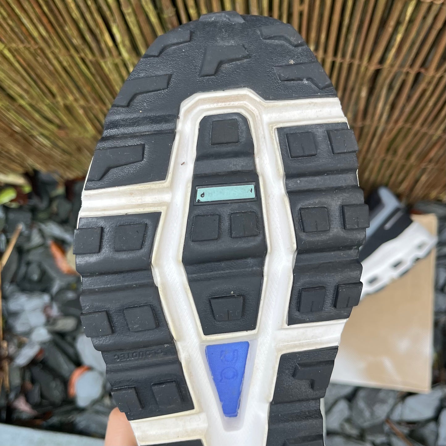 On Running CloudVista - Black / White - UK10.5
