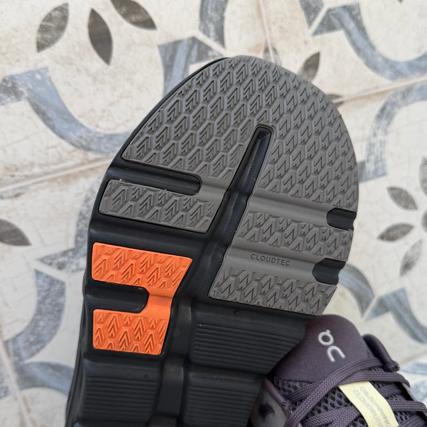 On Running CloudRunner 2 - Black / Tangerine - UK8