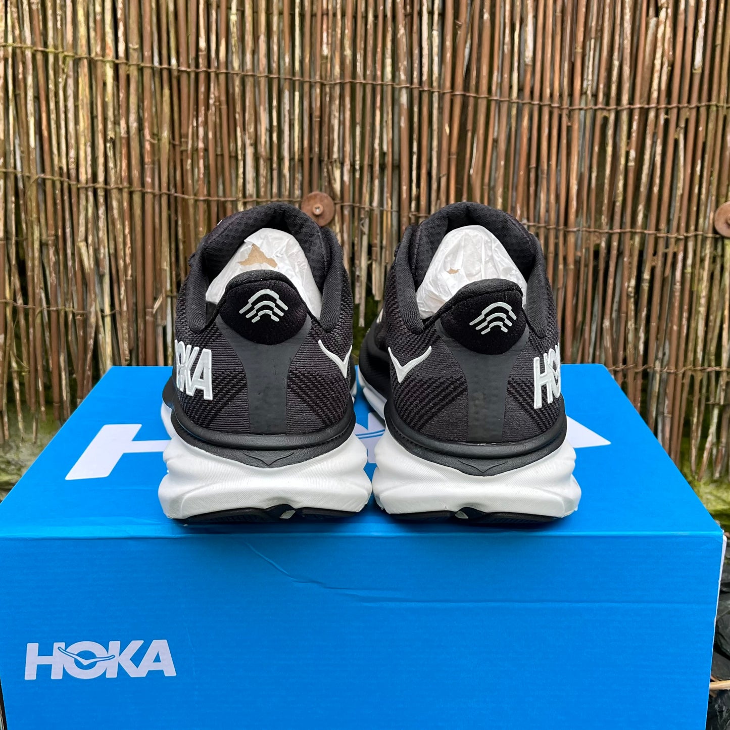 Hoka Clifton 9 - Black / White - UK10