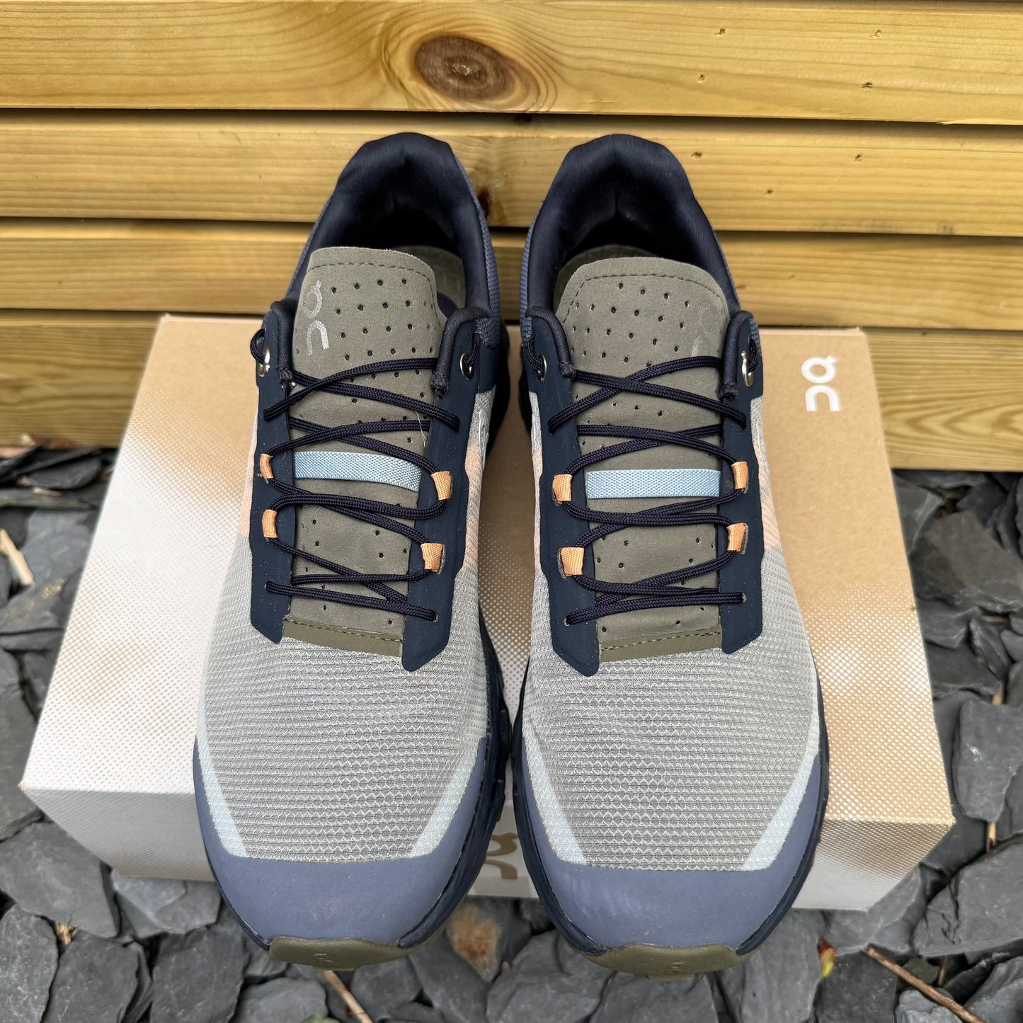 On Running CloudVista - Midnight / Olive - UK9.5