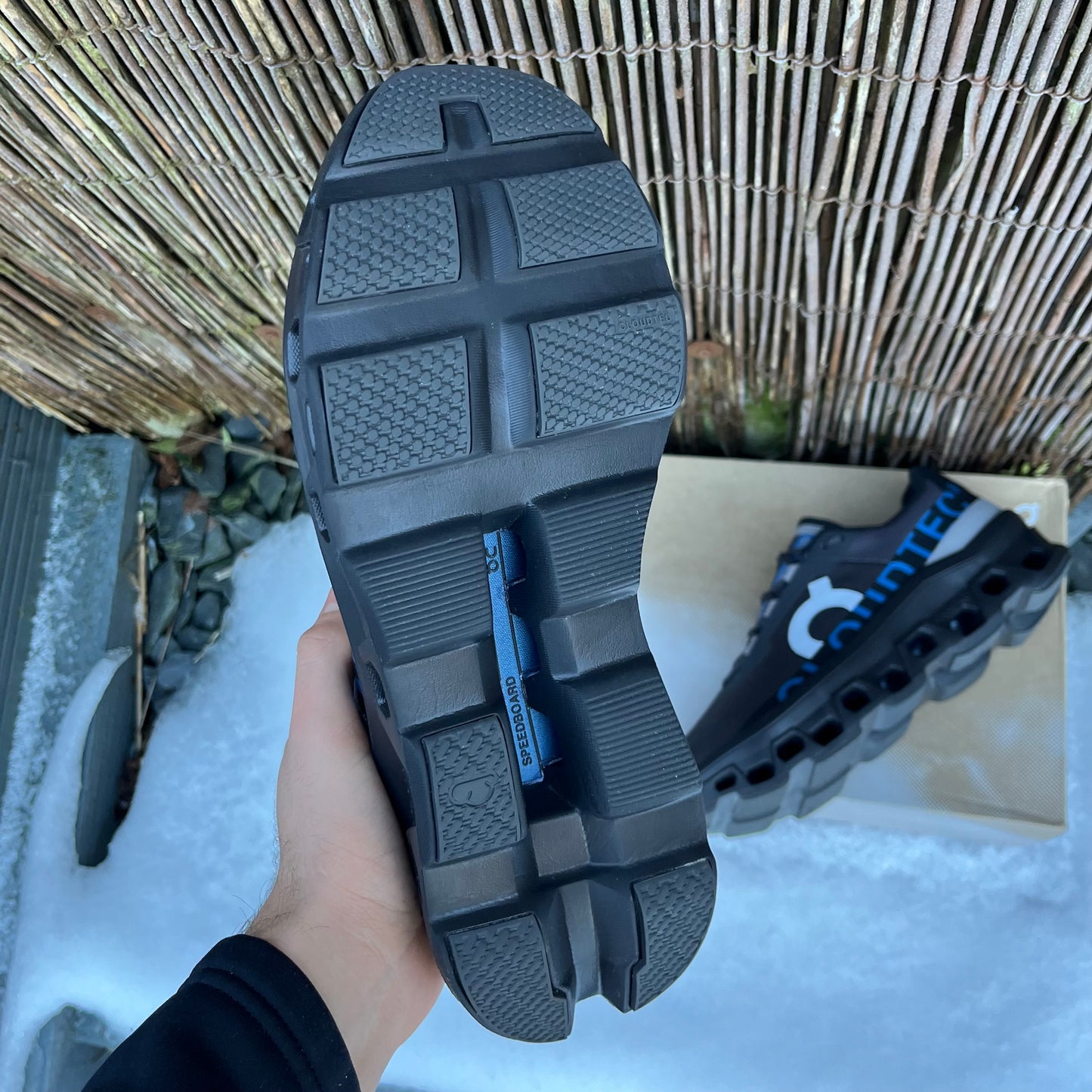 On Running CloudMonster (Asian Exclusive) - Black / Blue - UK10