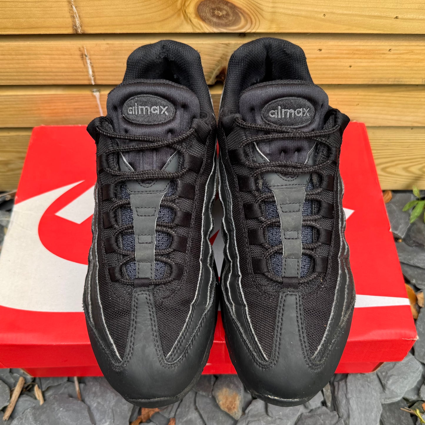 Nike Air Max 95 Essential - Triple Black 2022 - UK8