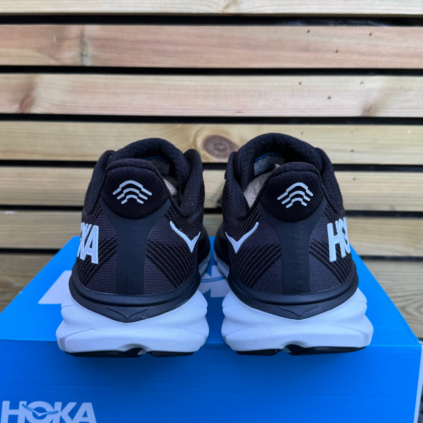 Hoka Clifton 9 - Black / White - UK10.5