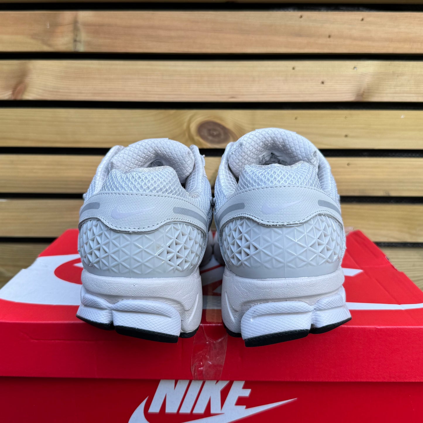 Nike Zoom Vomero 5 - Vast Grey - UK9 - Brand New