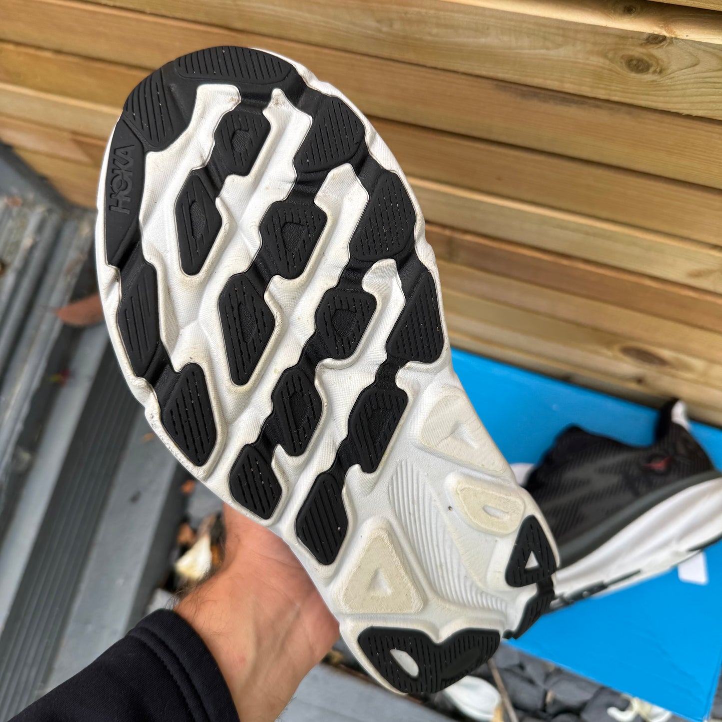 Hoka Clifton 9 - Black / Outer Orbit - UK8.5