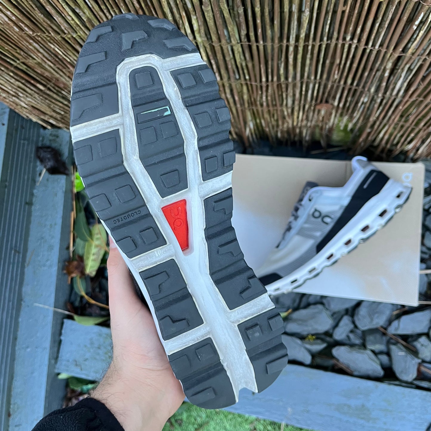 On Running CloudVista - White / Black - UK10