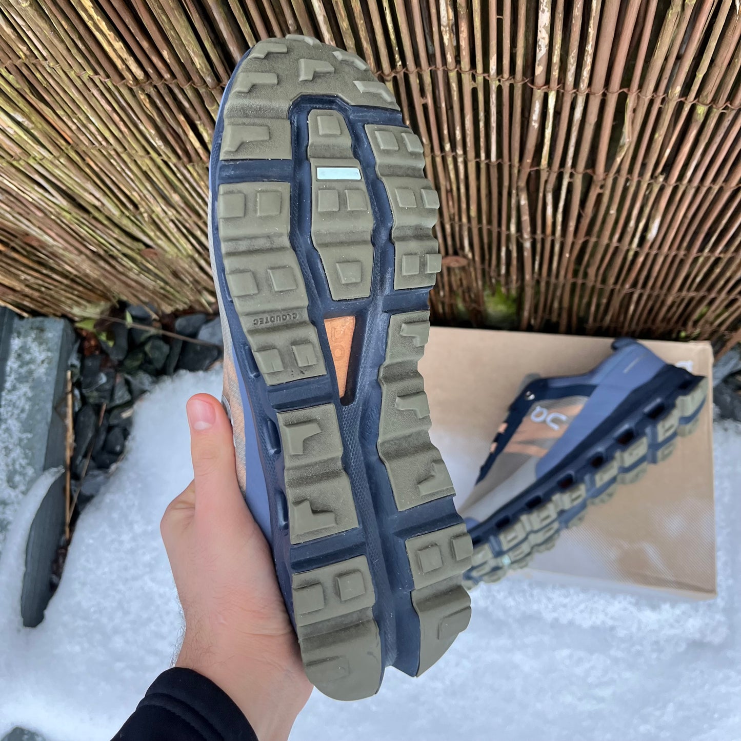 On Running CloudVista - Midnight / Olive - UK9.5