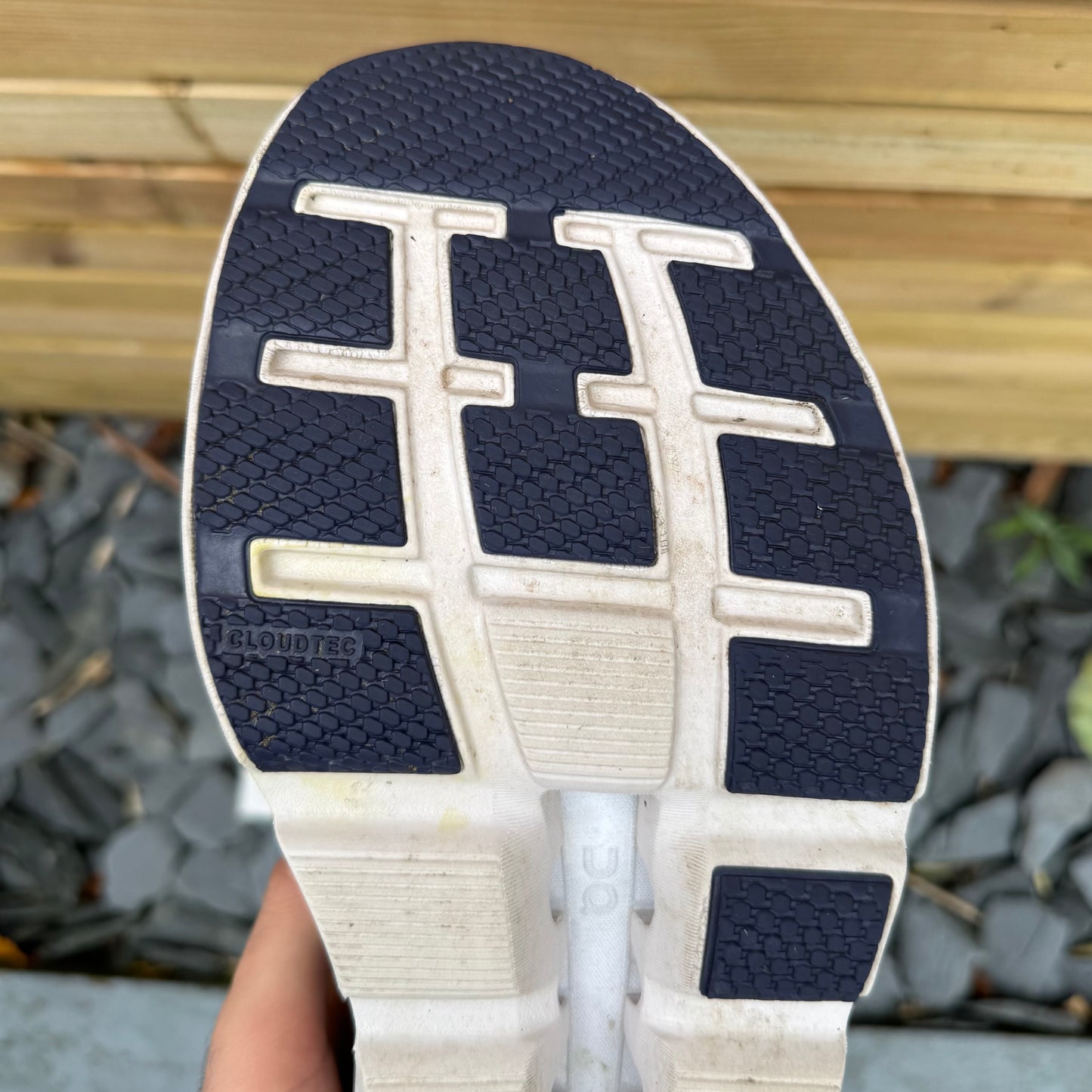 On Running CloudStratus 2 - Fossil / Midnight - UK11.5