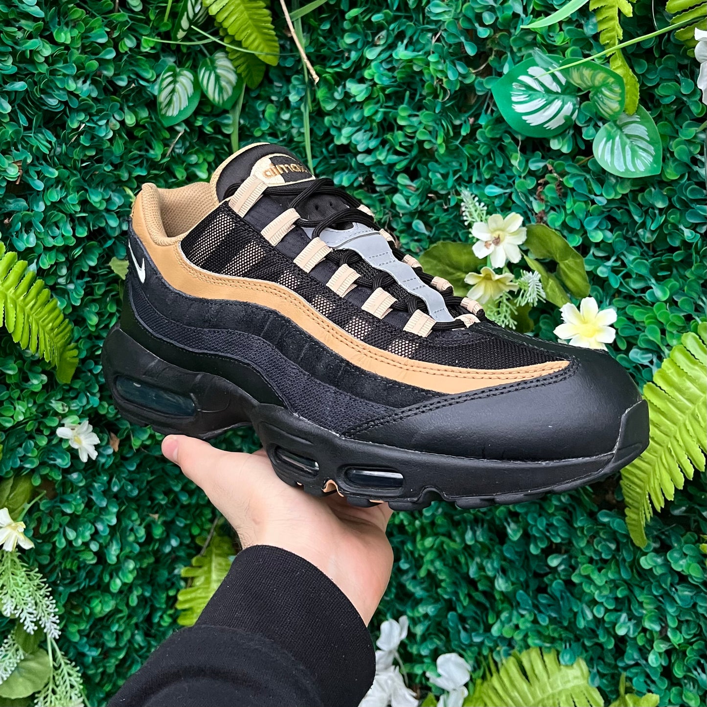 Nike Air Max 95 - Black / Elemental Gold - UK11.5
