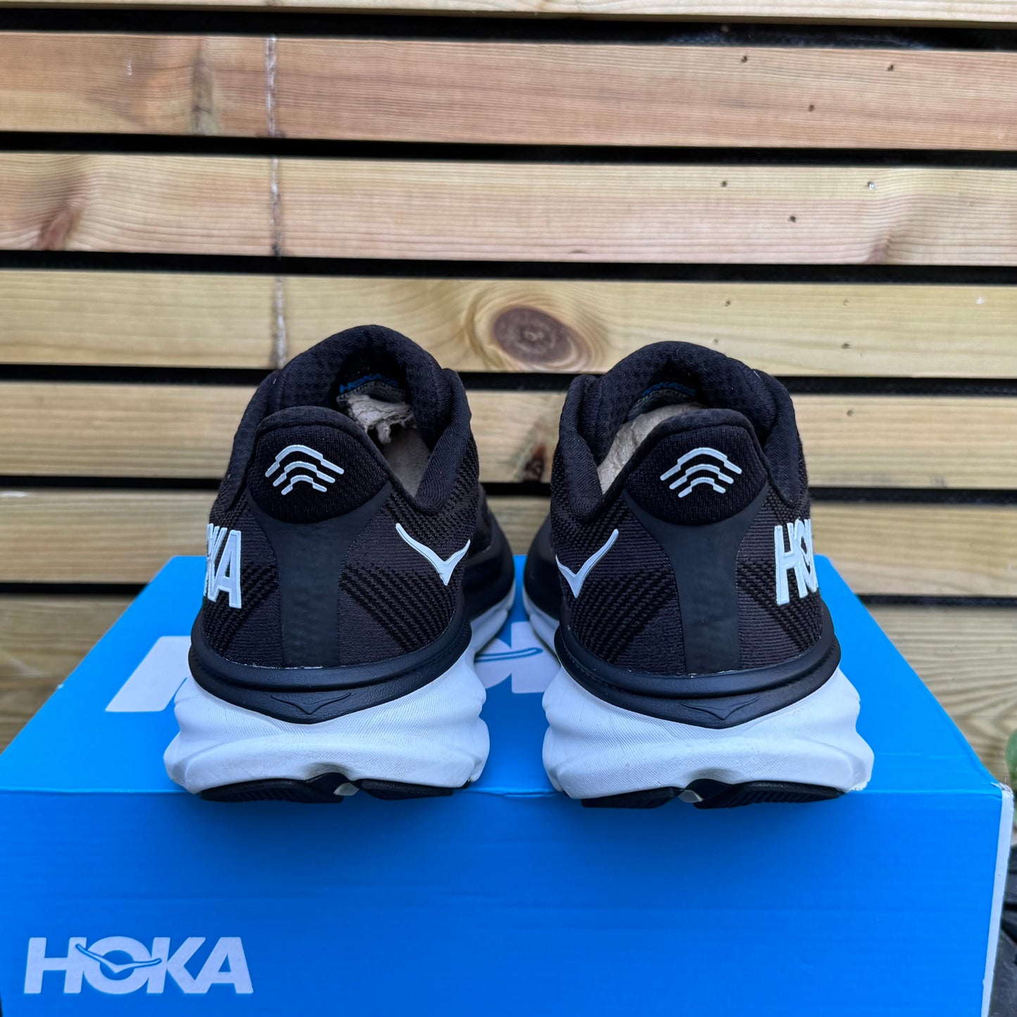 Hoka Clifton 9 - Black / White - UK9