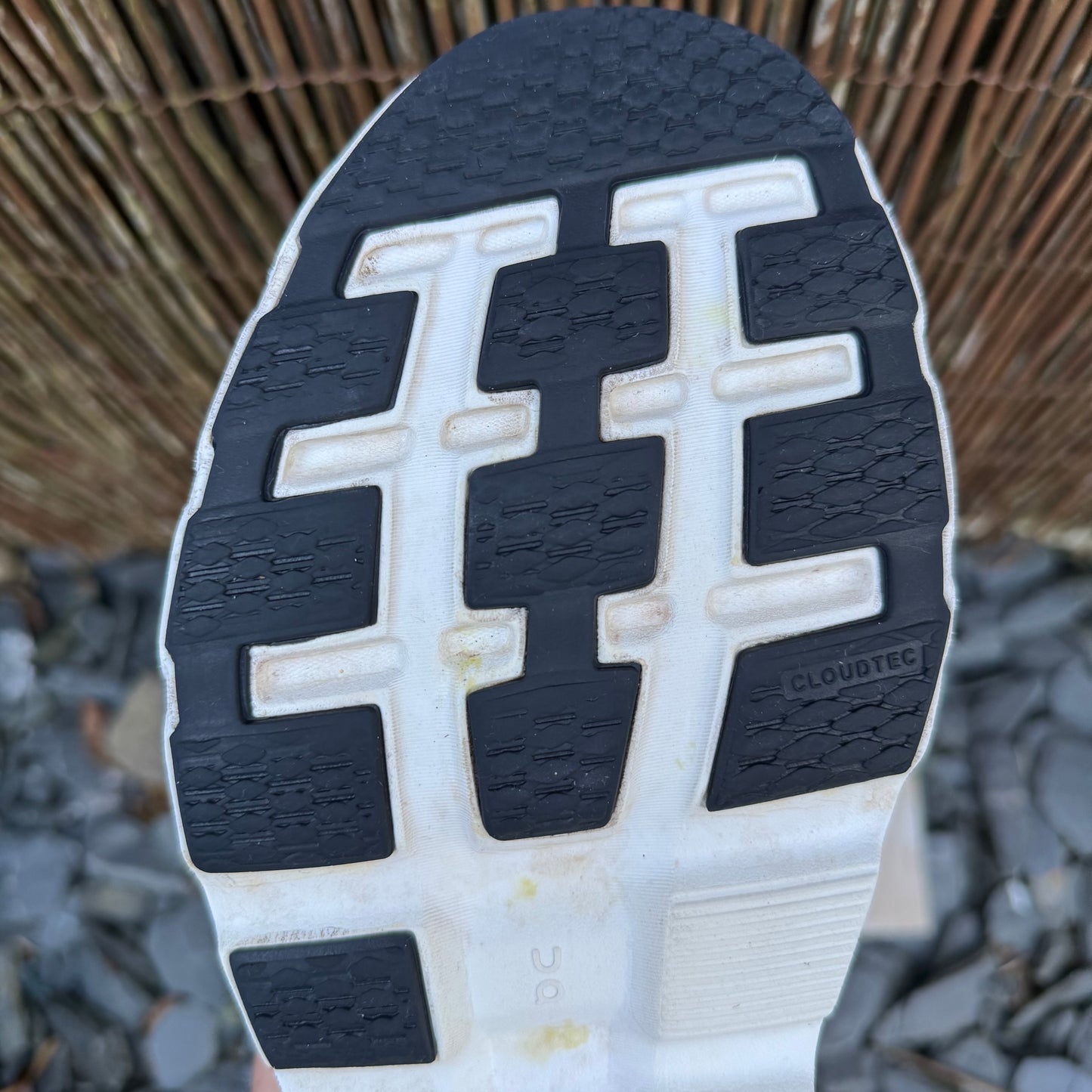 On Running CloudStratus 3 - Black / Frost - UK10