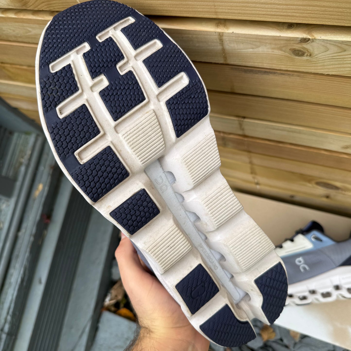 On Running CloudStratus 2 - Fossil / Midnight - UK11.5