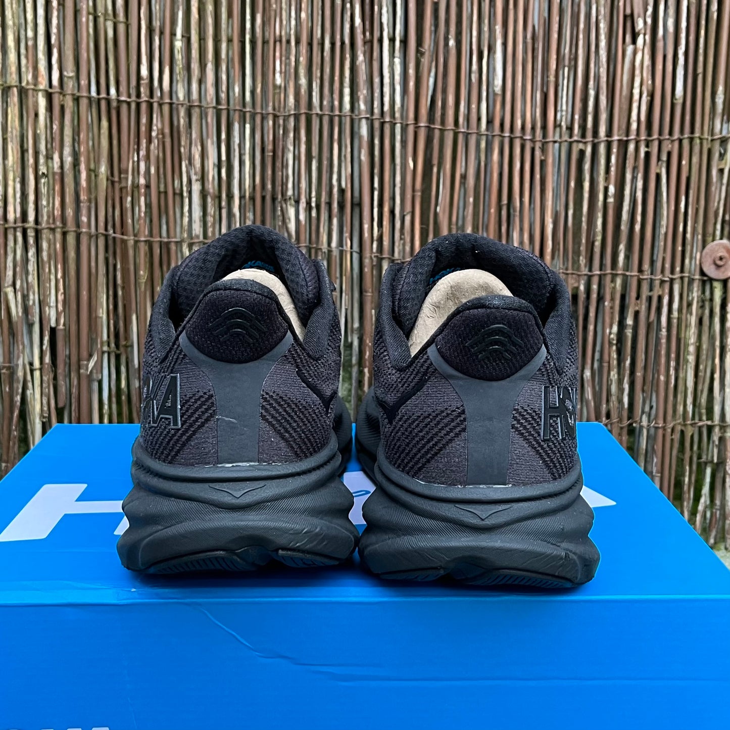 Hoka Clifton 9 - Triple Black - UK9.5