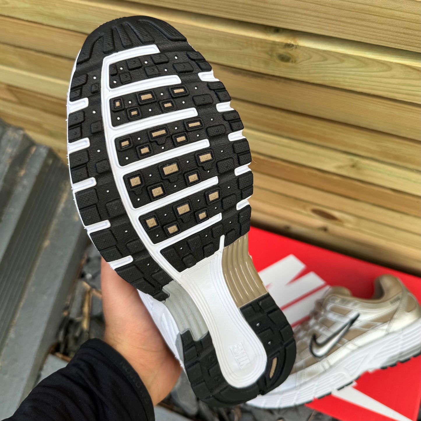 Nike P-6000 - Khaki Metallic - UK8 - Brand New