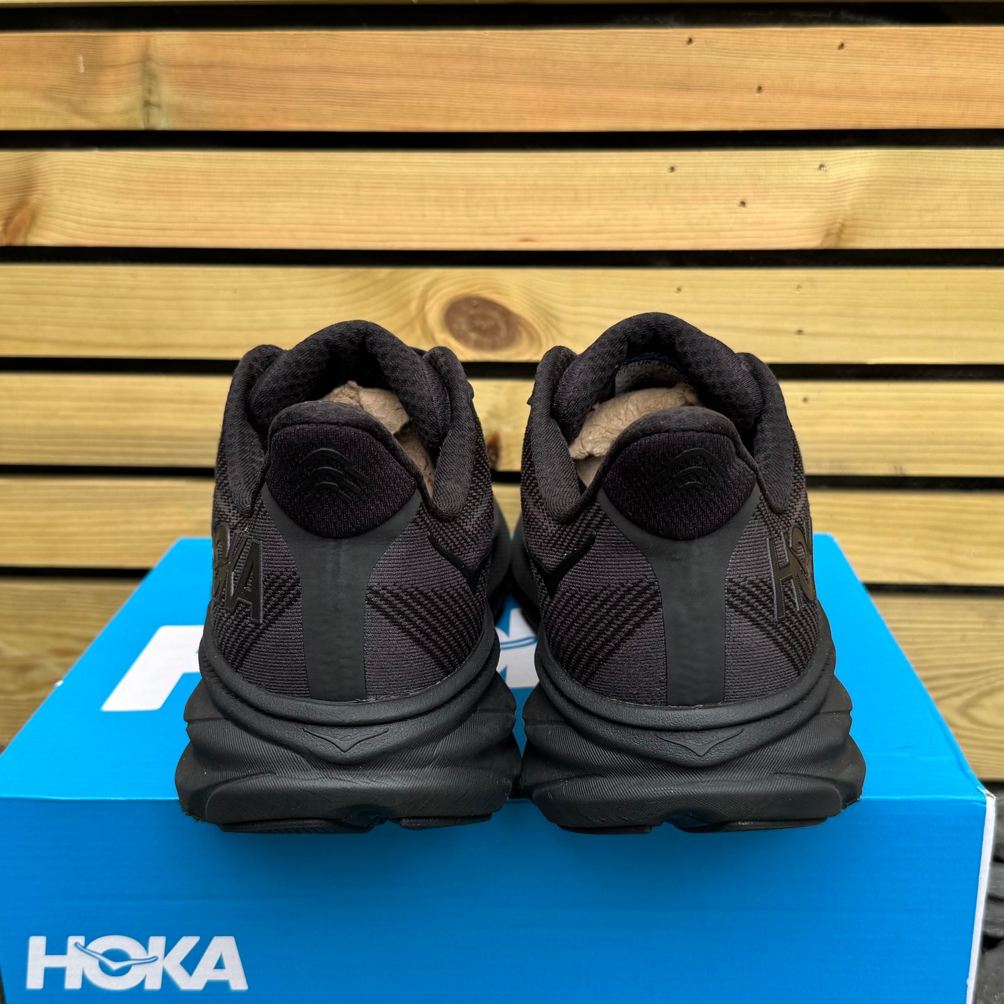 Hoka Clifton 9 - Triple Black - UK11