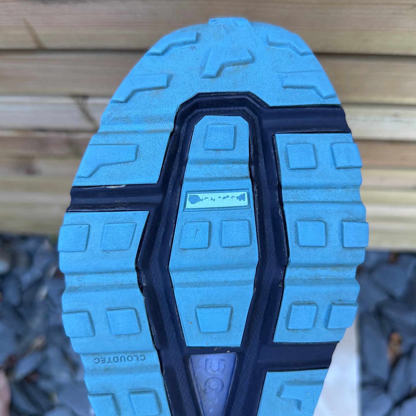 On Running CloudVista - Navy Wash - UK10