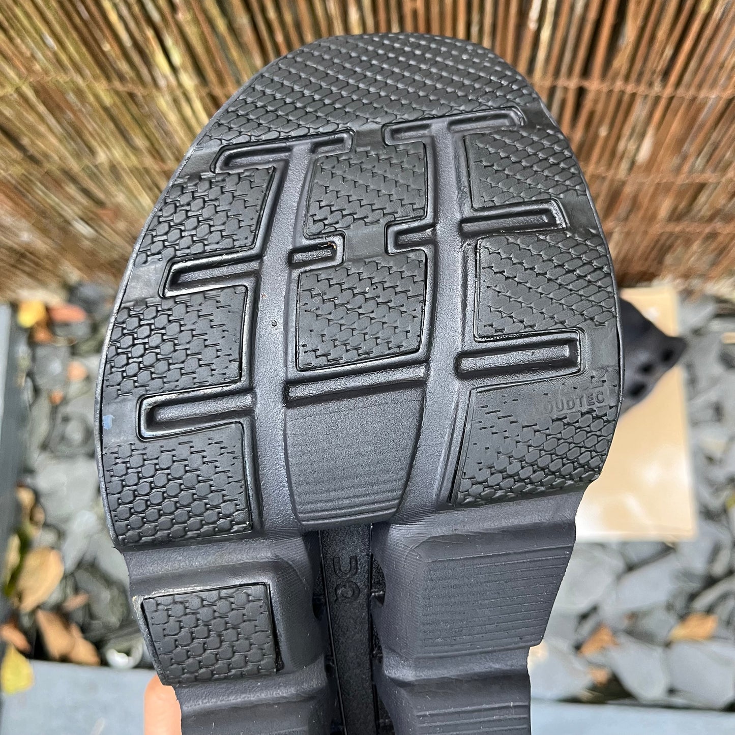 On Running CloudStratus 2 Triple Black UK7.5