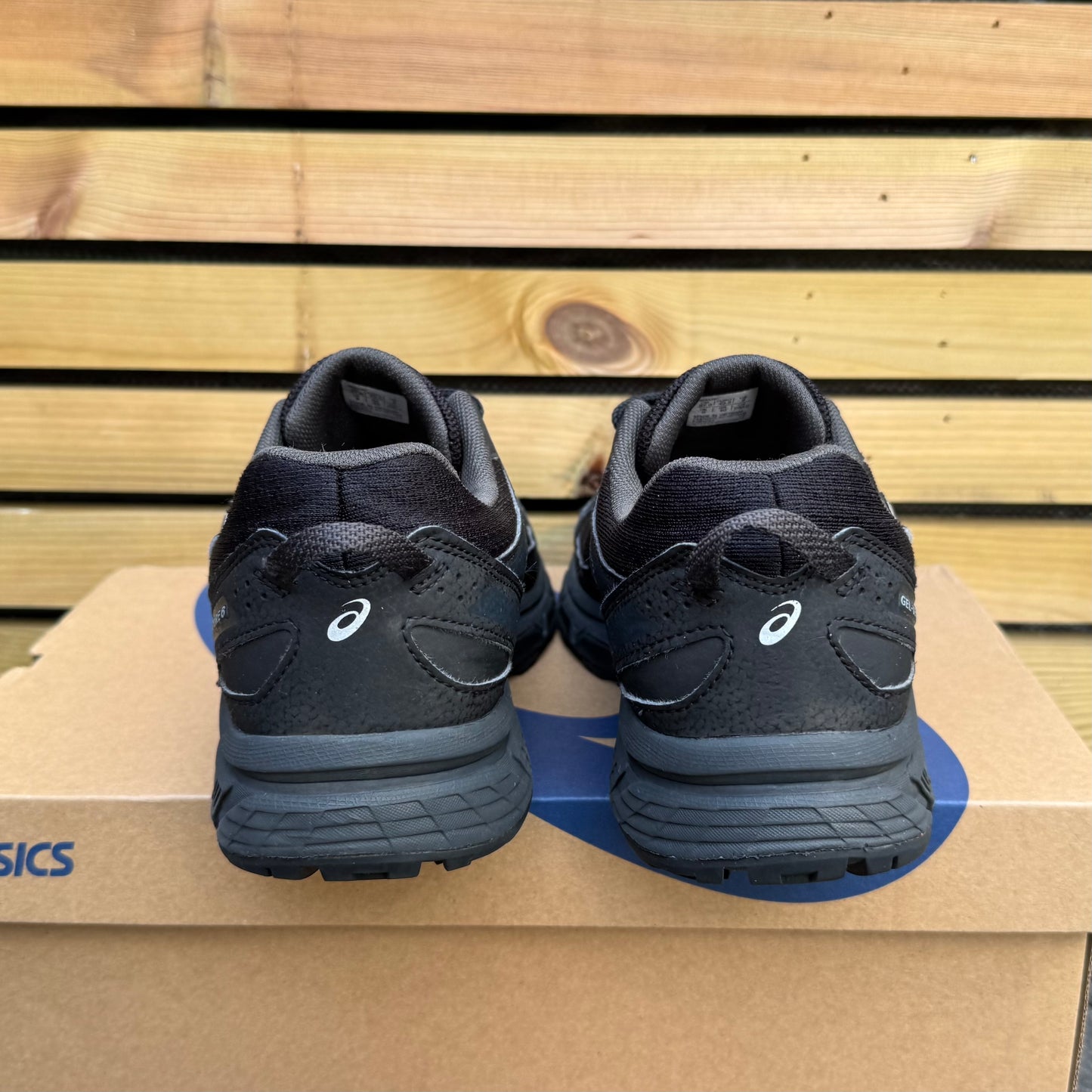 Asics Gel-Venture 6 - Black / Metallic - UK8
