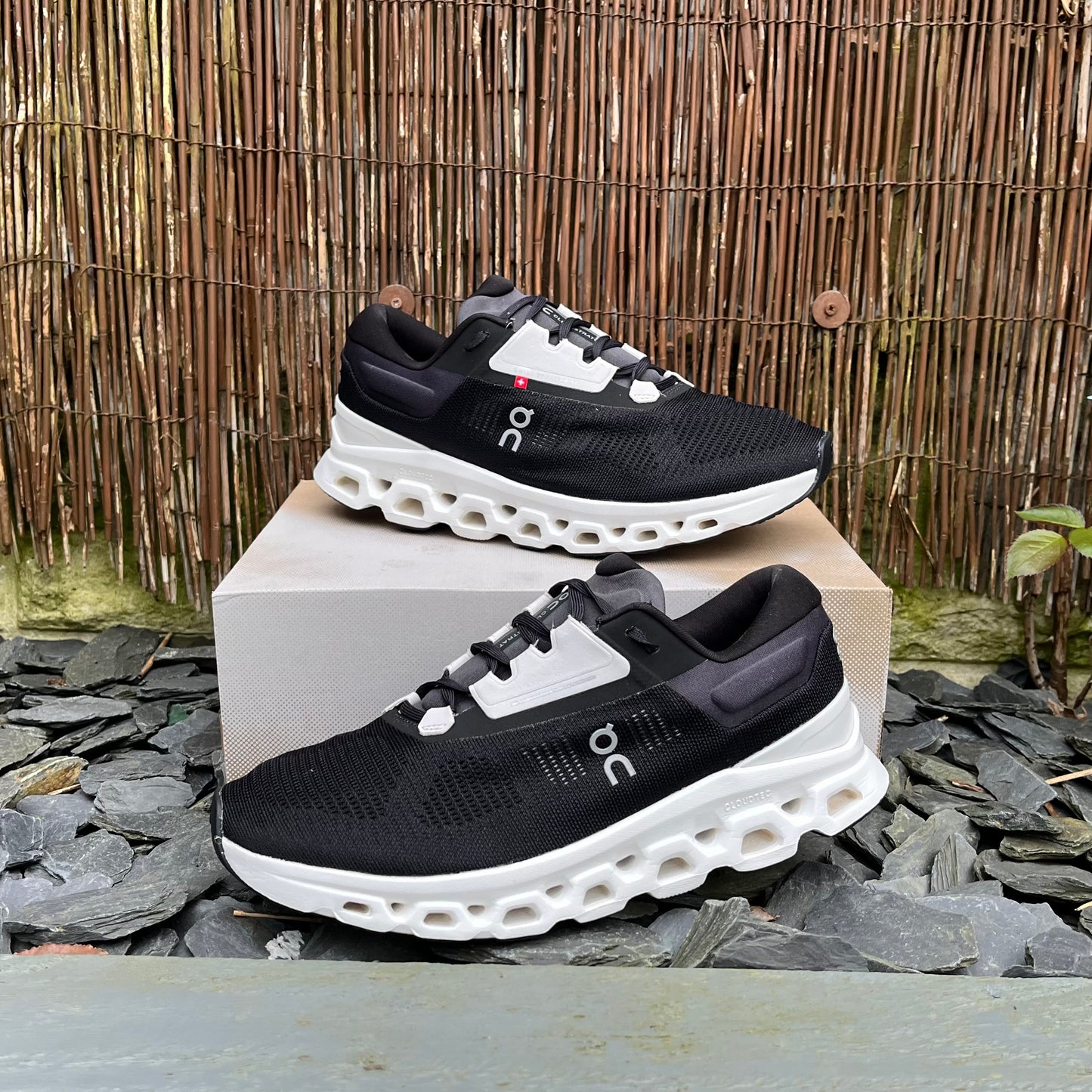 On Running CloudStratus 3 Black / Frost UK 8.5