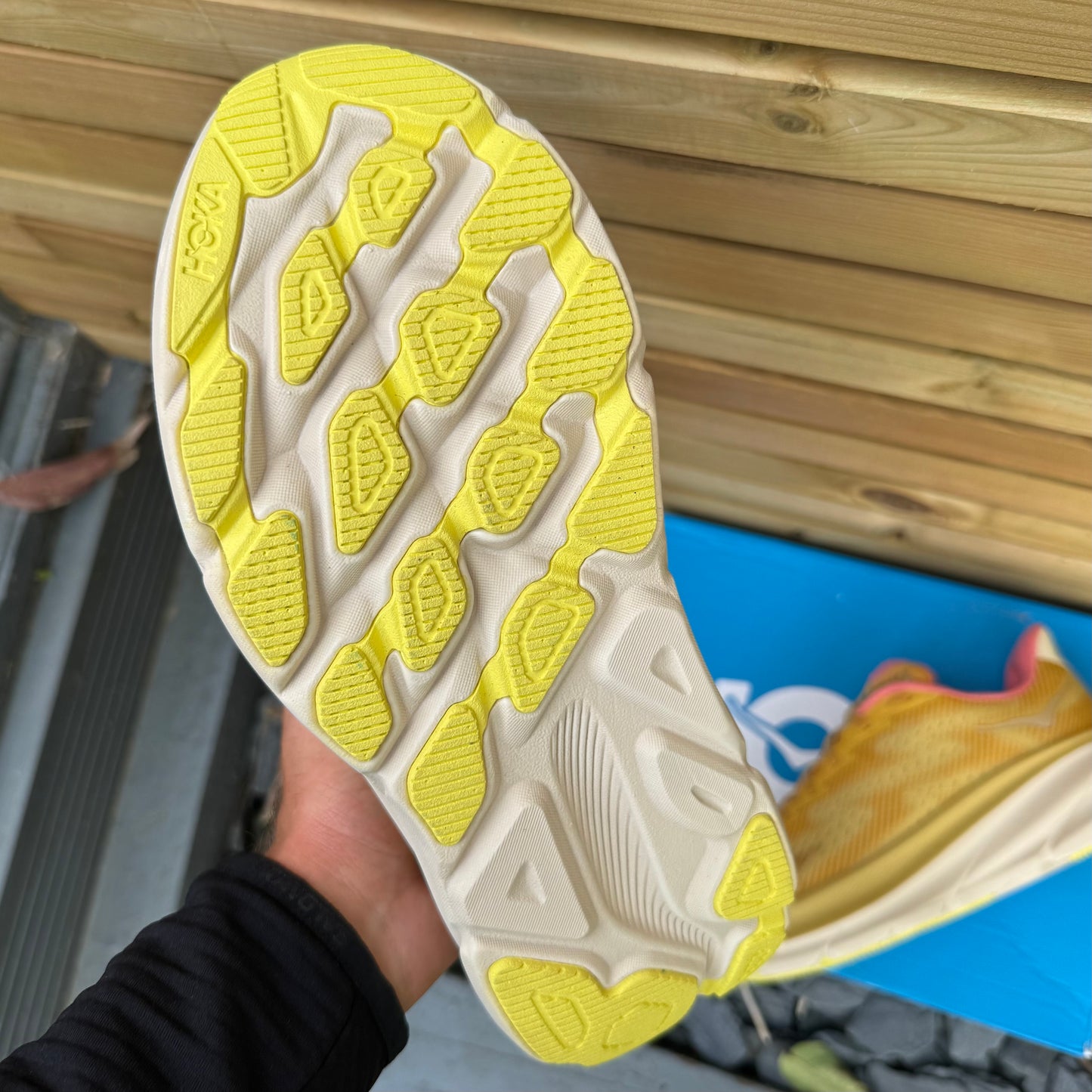 Hoka Clifton 9 Gore-Tex - Varsity Yellow / Vanilla - UK8.5 - Brand New