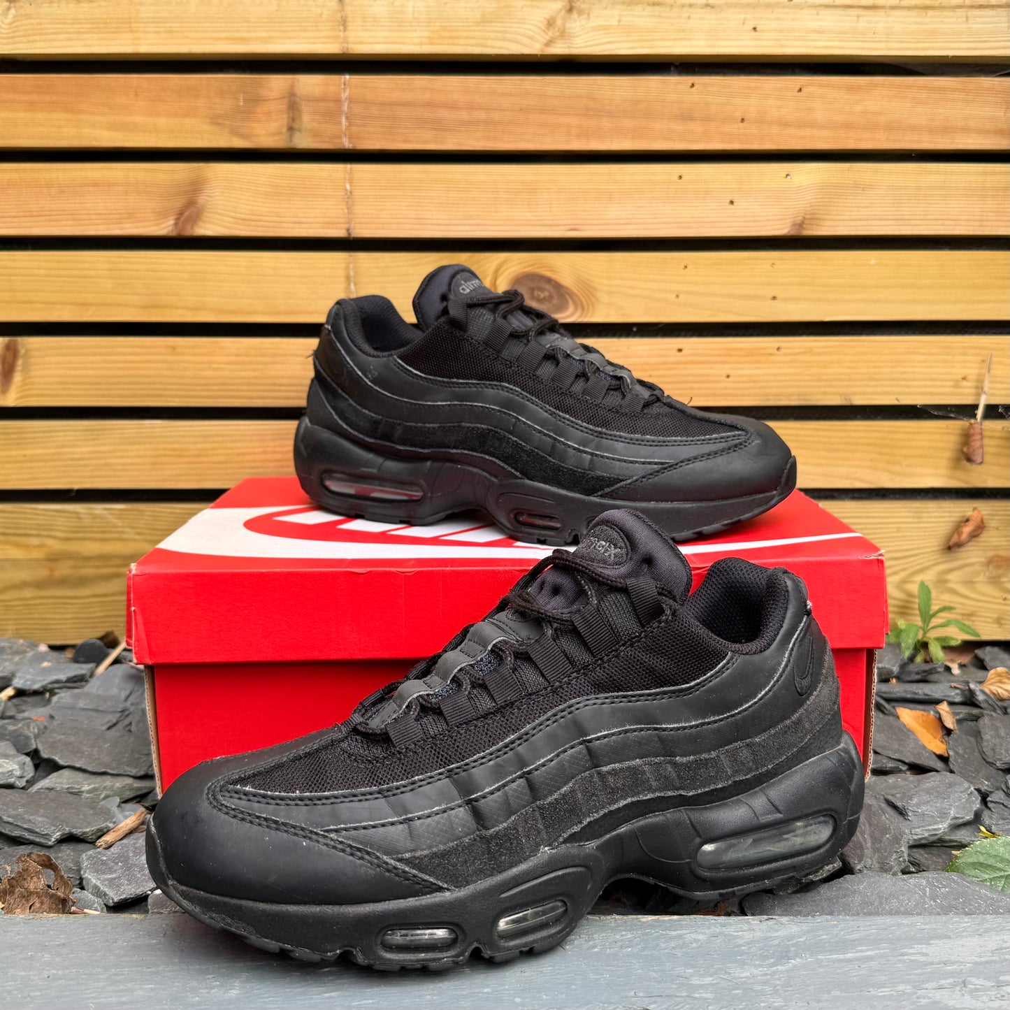 Nike Air Max 95 Essential - Triple Black 2022 - UK8