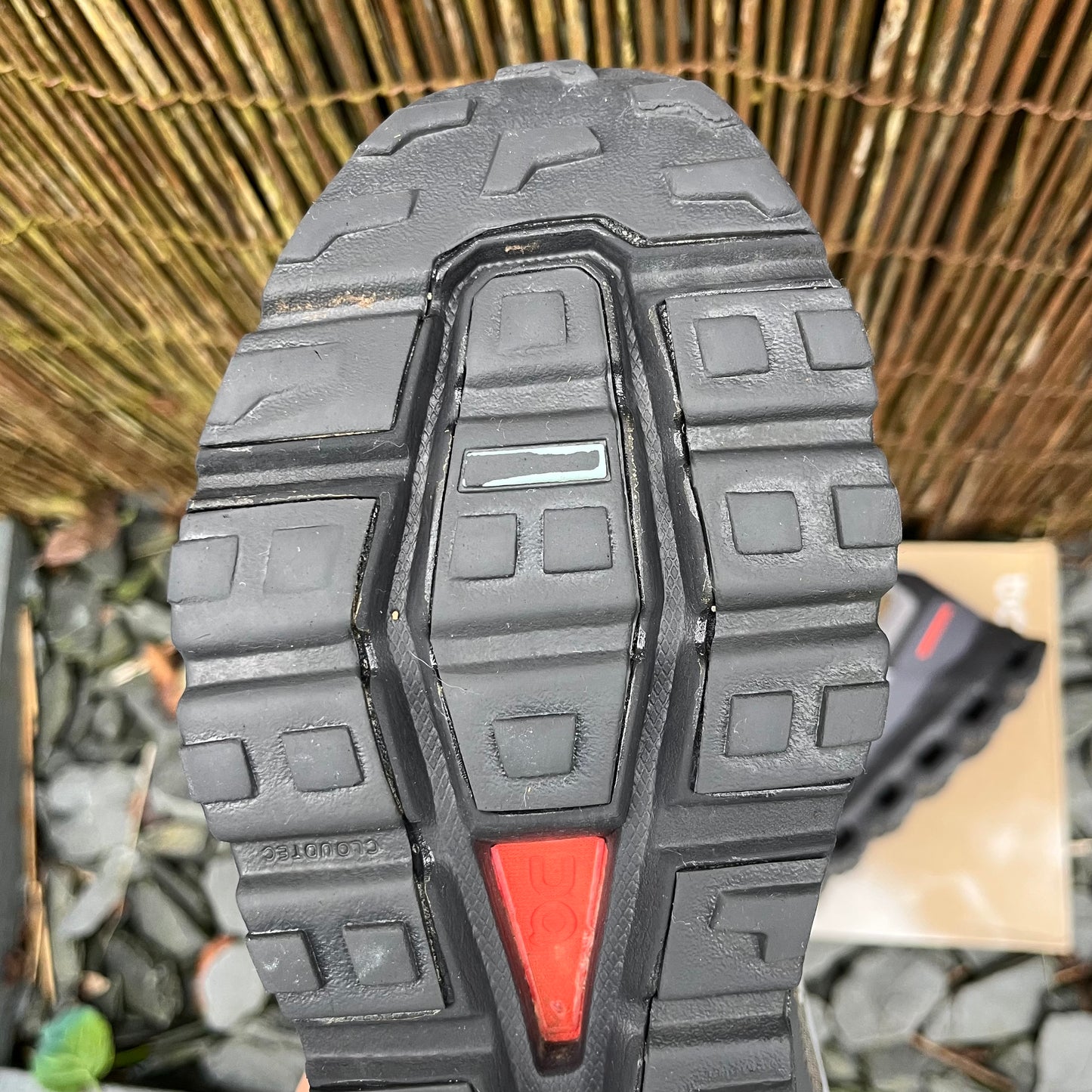 On Running CloudVista - Grey / Orange - UK8.5