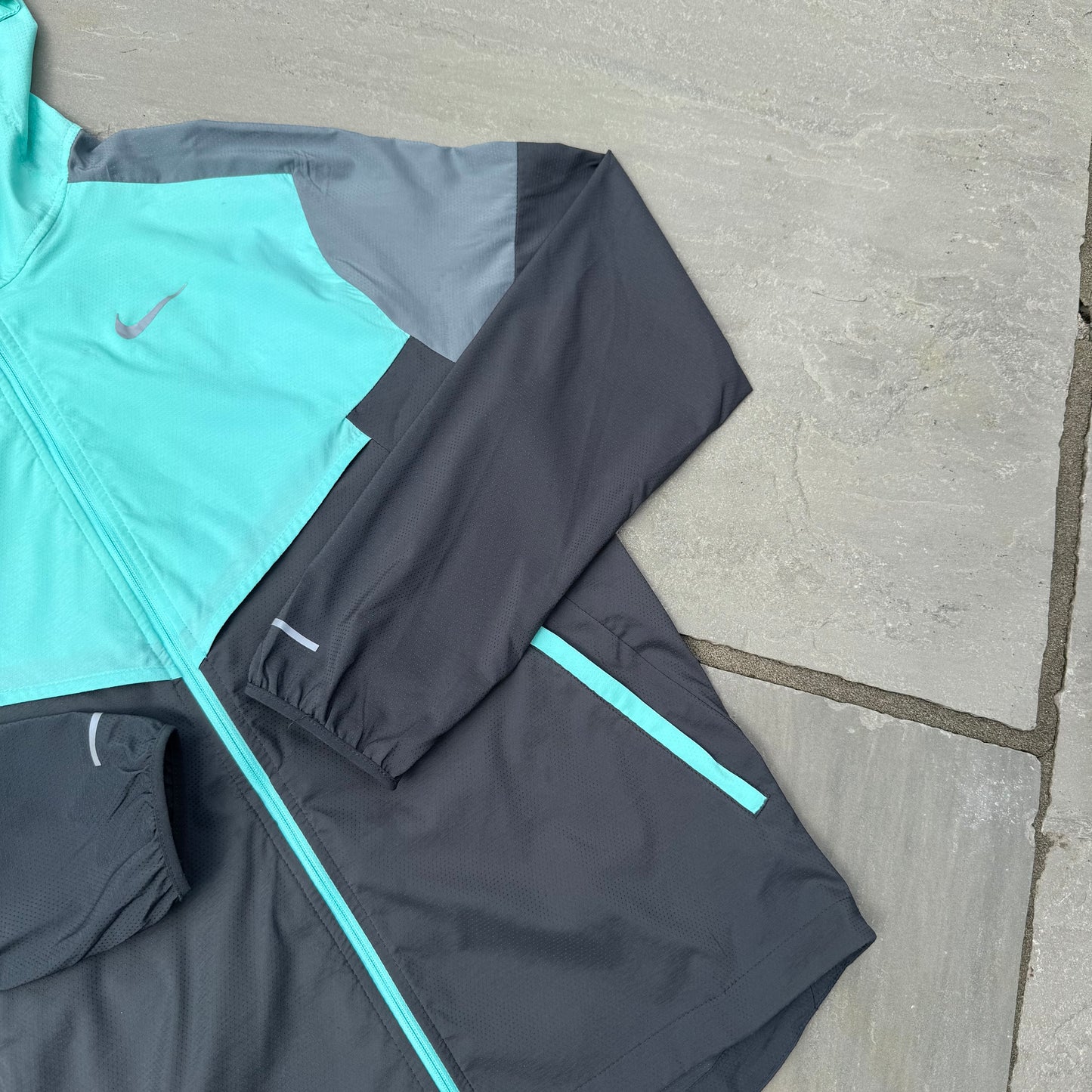 Nike Repel UV Windrunner Jacket - Hyper Turquoise - Small