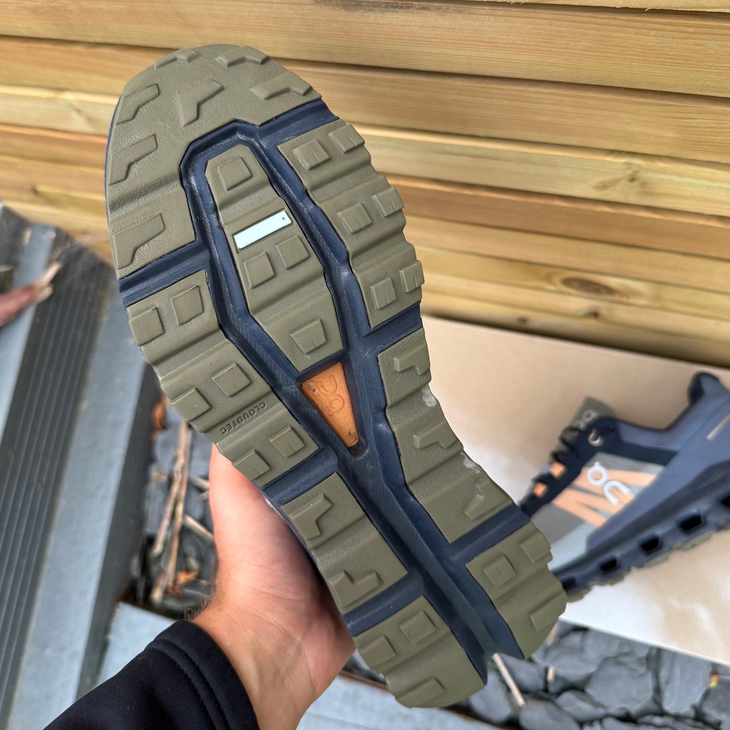 On Running CloudVista - Midnight / Olive - UK9.5