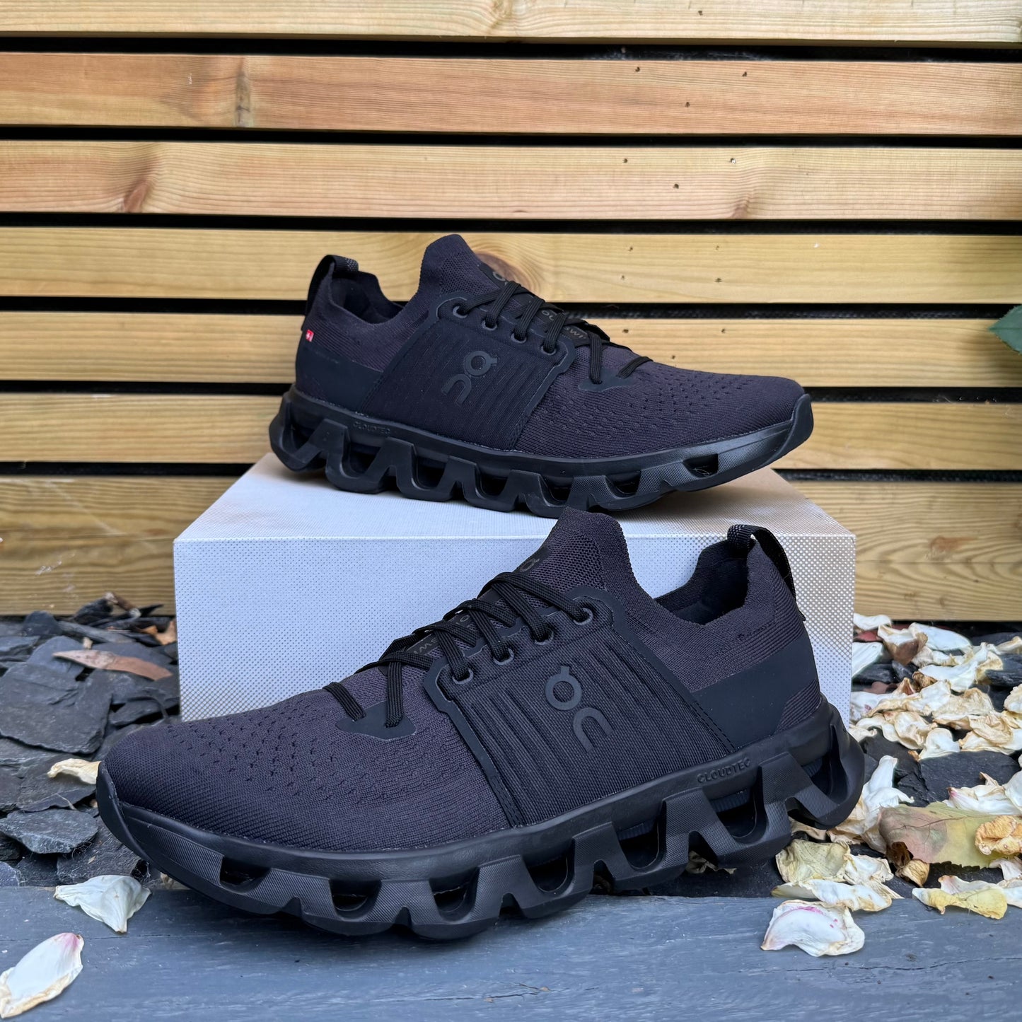 On Running CloudSwift 4.0 - Black Eclipse - UK11.5