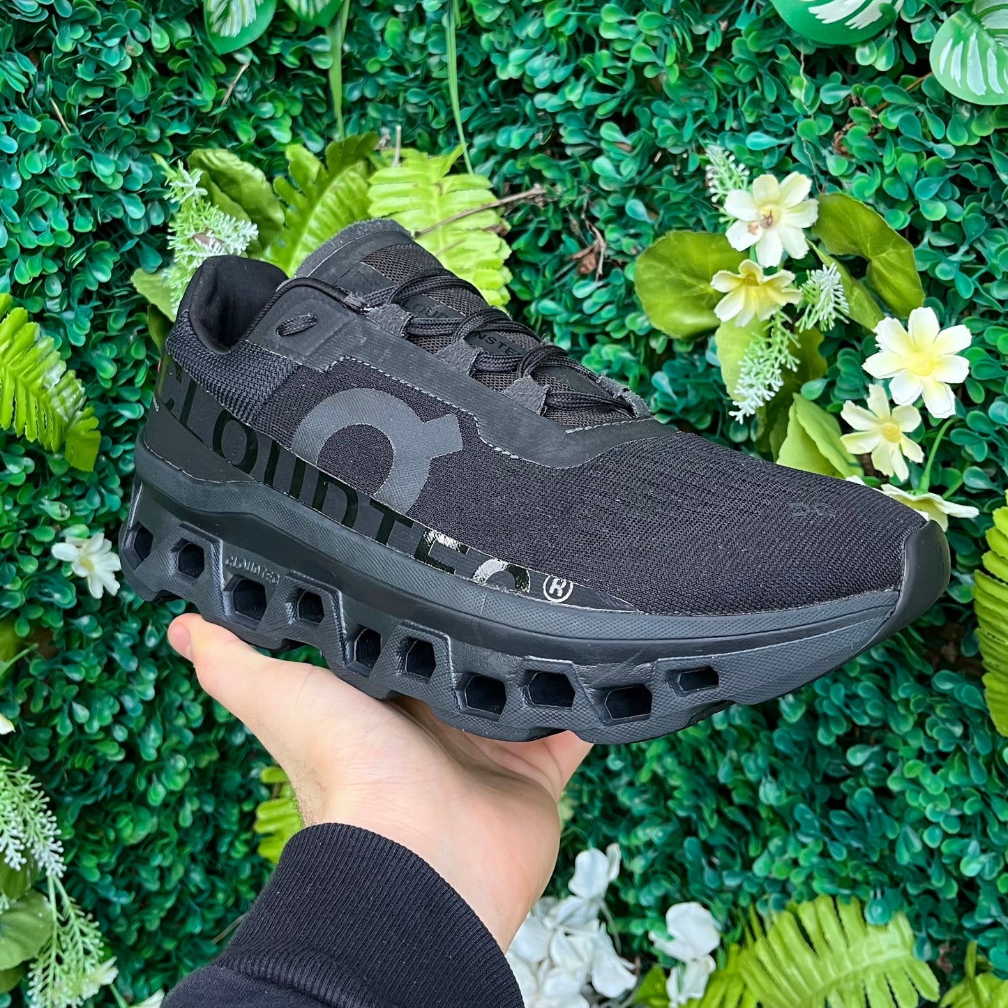 On Running CloudMonster - Triple Black - UK8