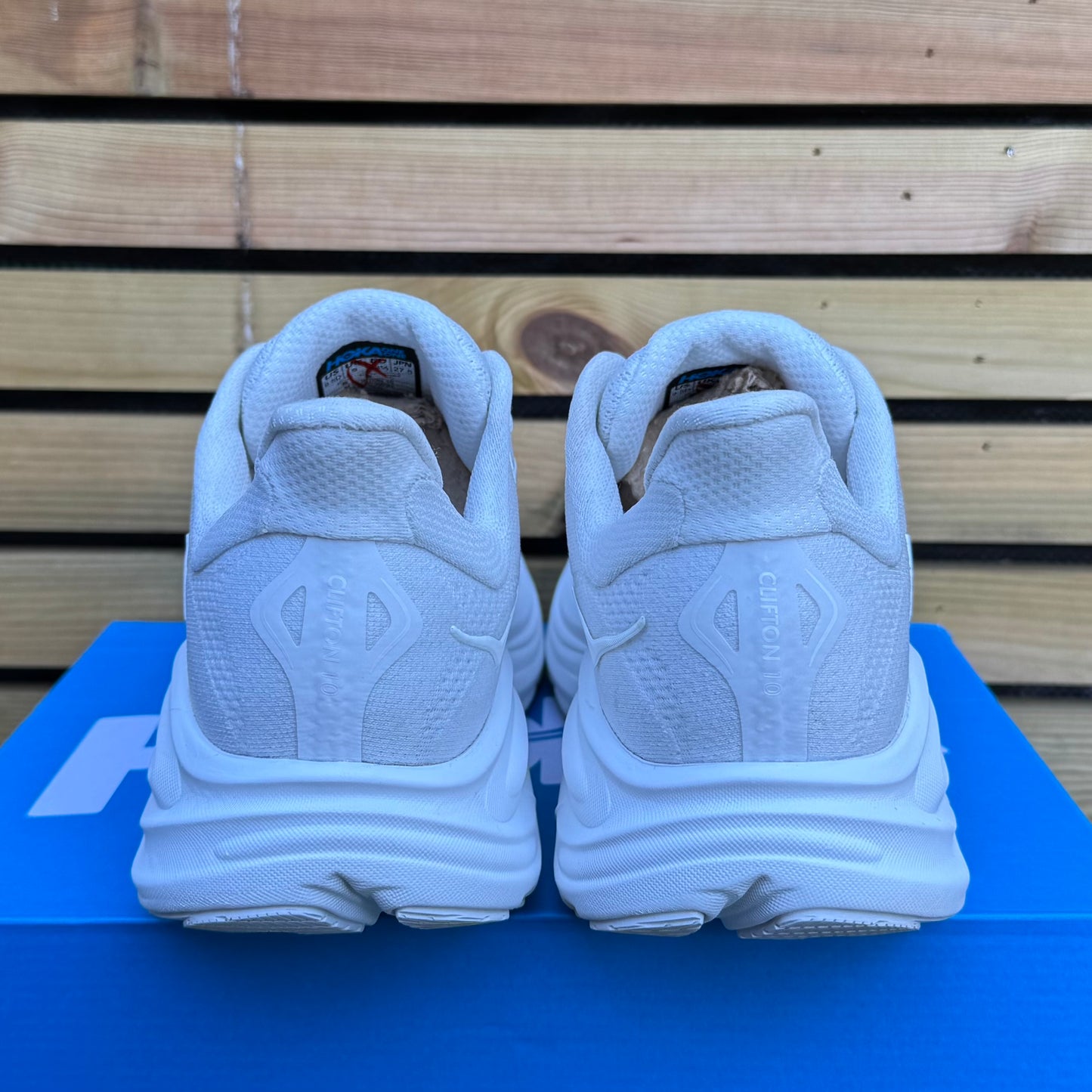 Hoka Clifton 10 - Triple White - UK9