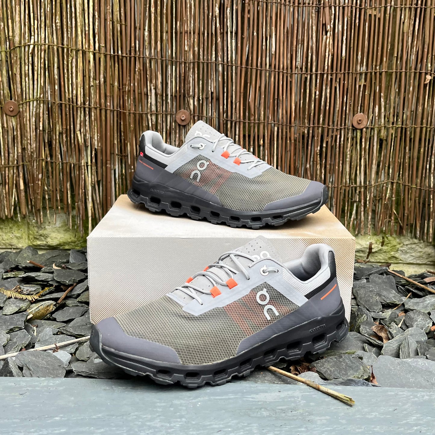 On Running CloudVista - Grey / Orange - UK9.5