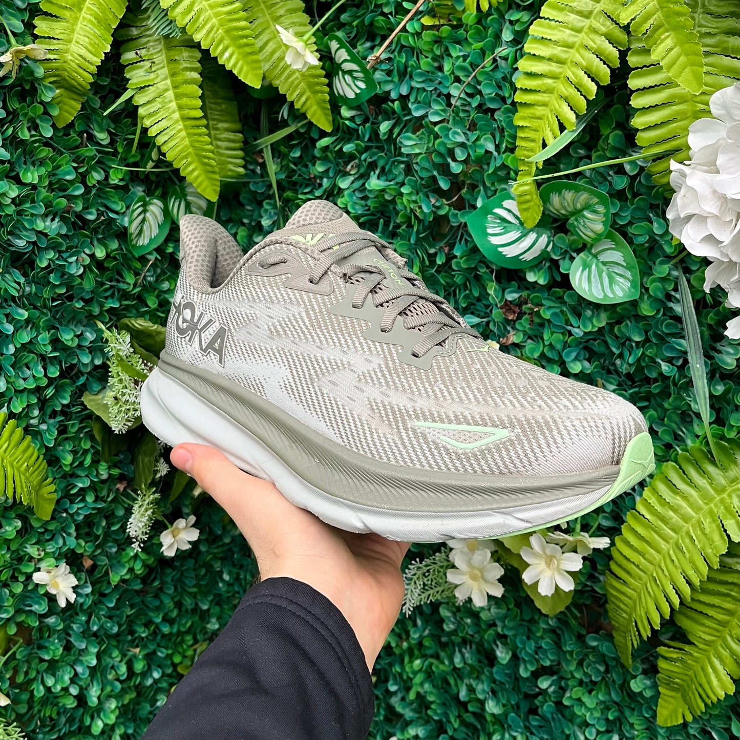 Hoka Clifton 9 - Khaki / Grey - UK9.5