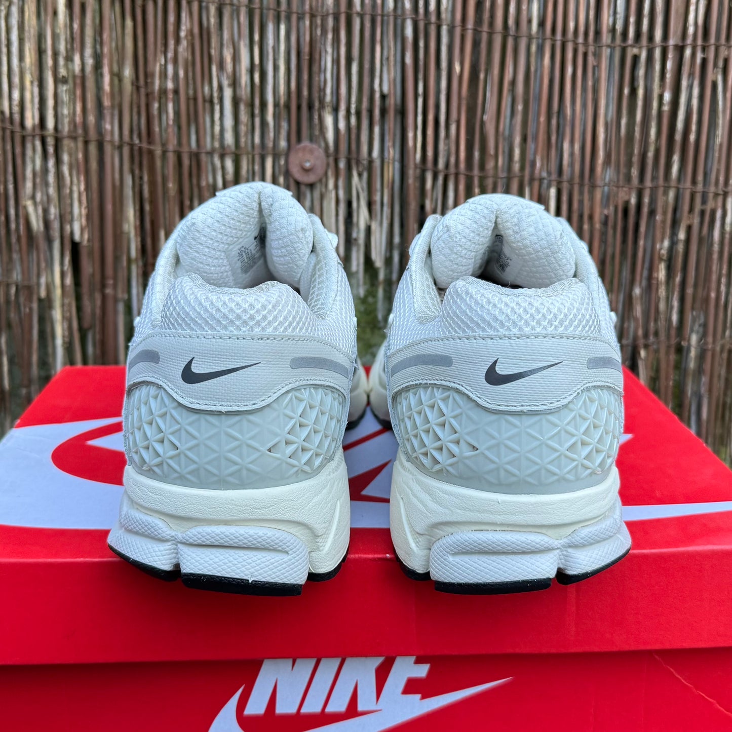 Nike Zoom Vomero 5 - Platinum Tint - UK9.5
