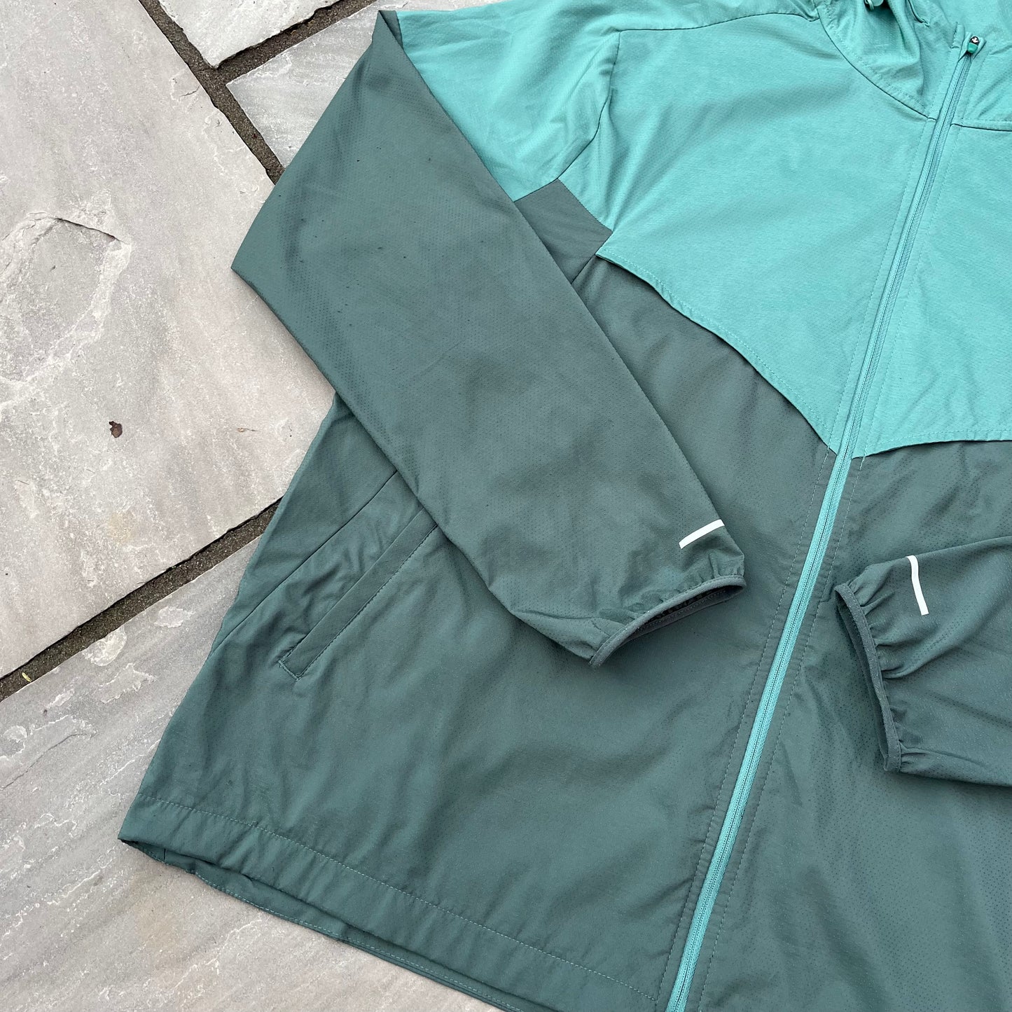 Nike Windrunner Packable Jacket - Bicoastal / Vintage Green