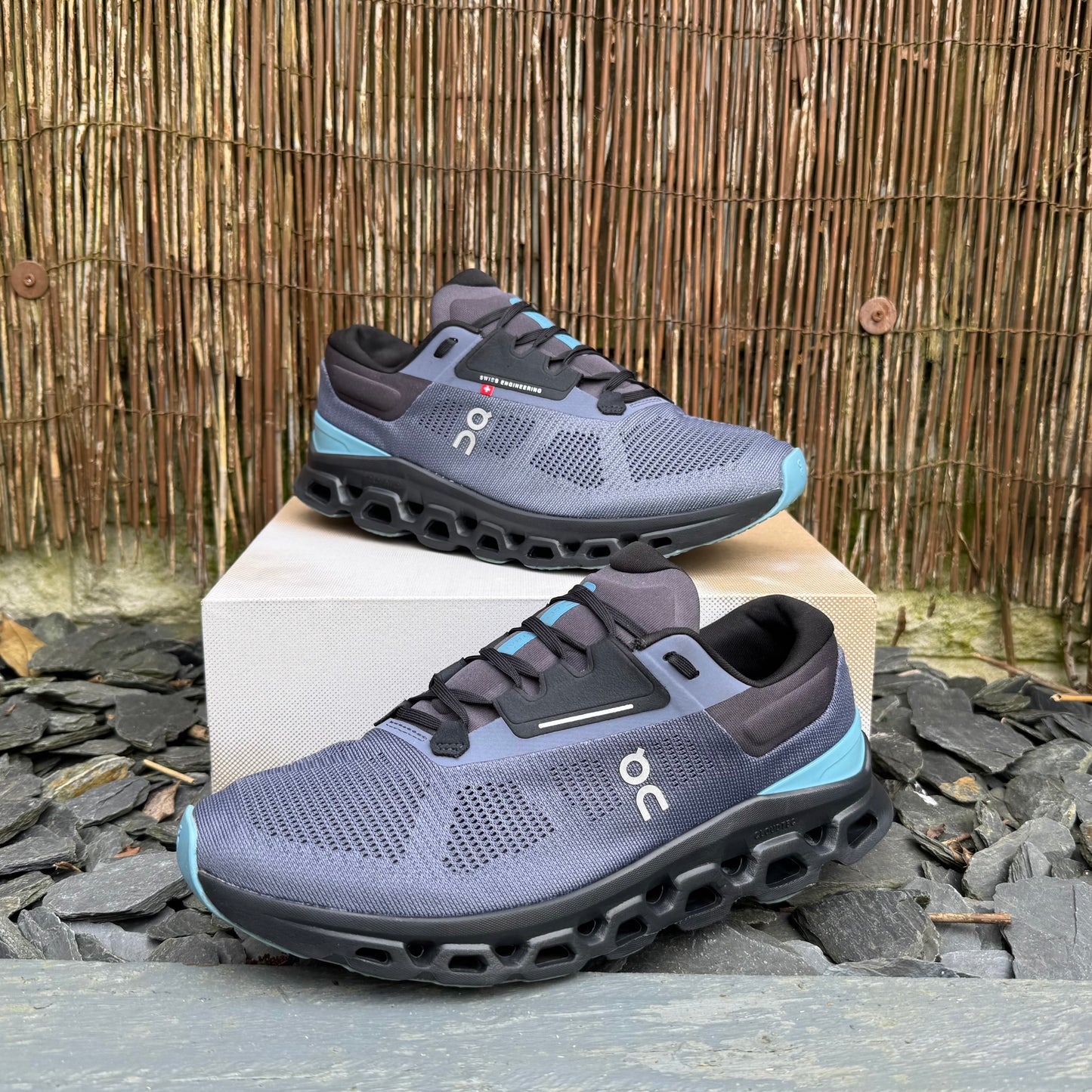 On Running CloudStratus 3 - Metal / Wisteria - UK10