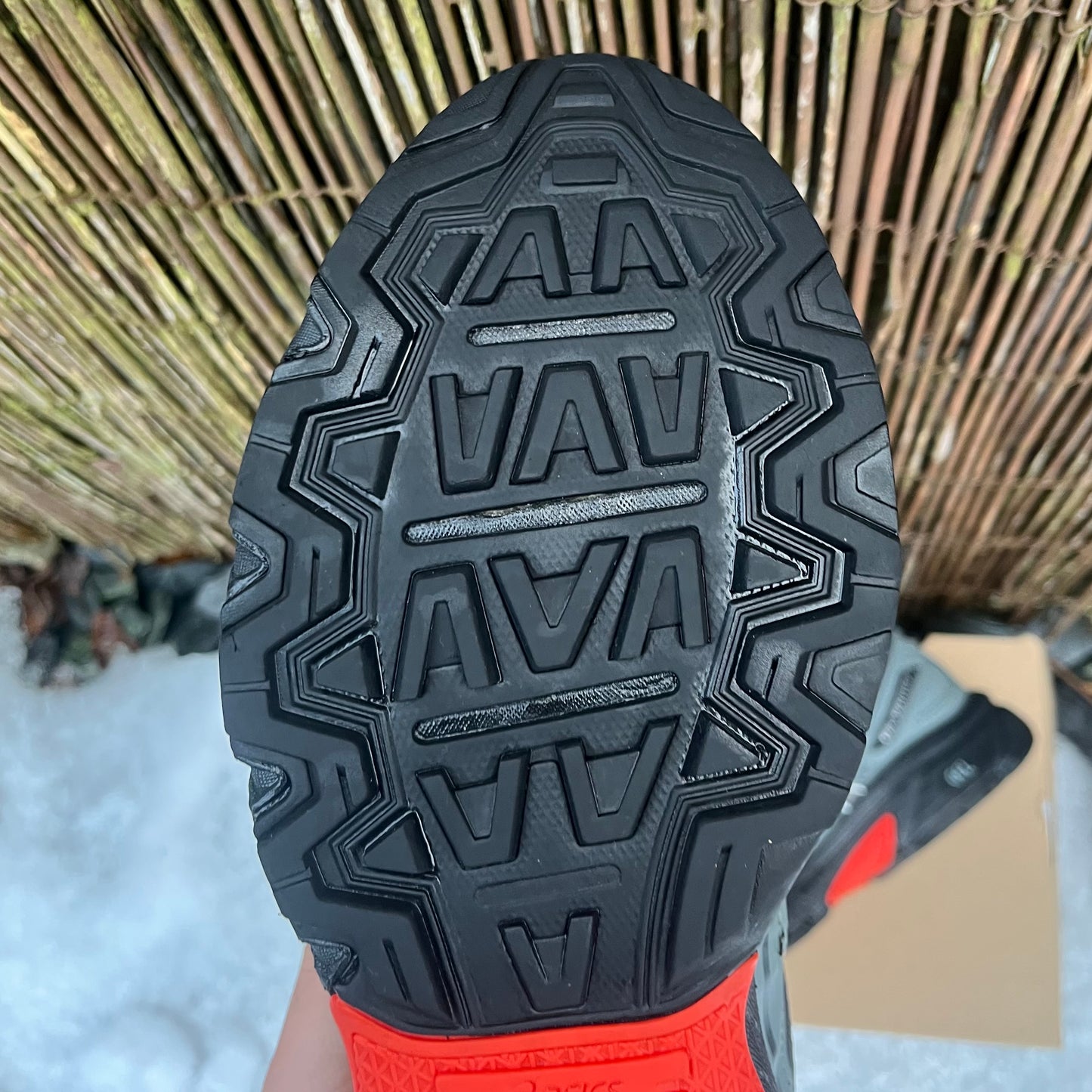 Asics Gel-Venture 6 - Black / Dark Grey / Orange - UK8.5