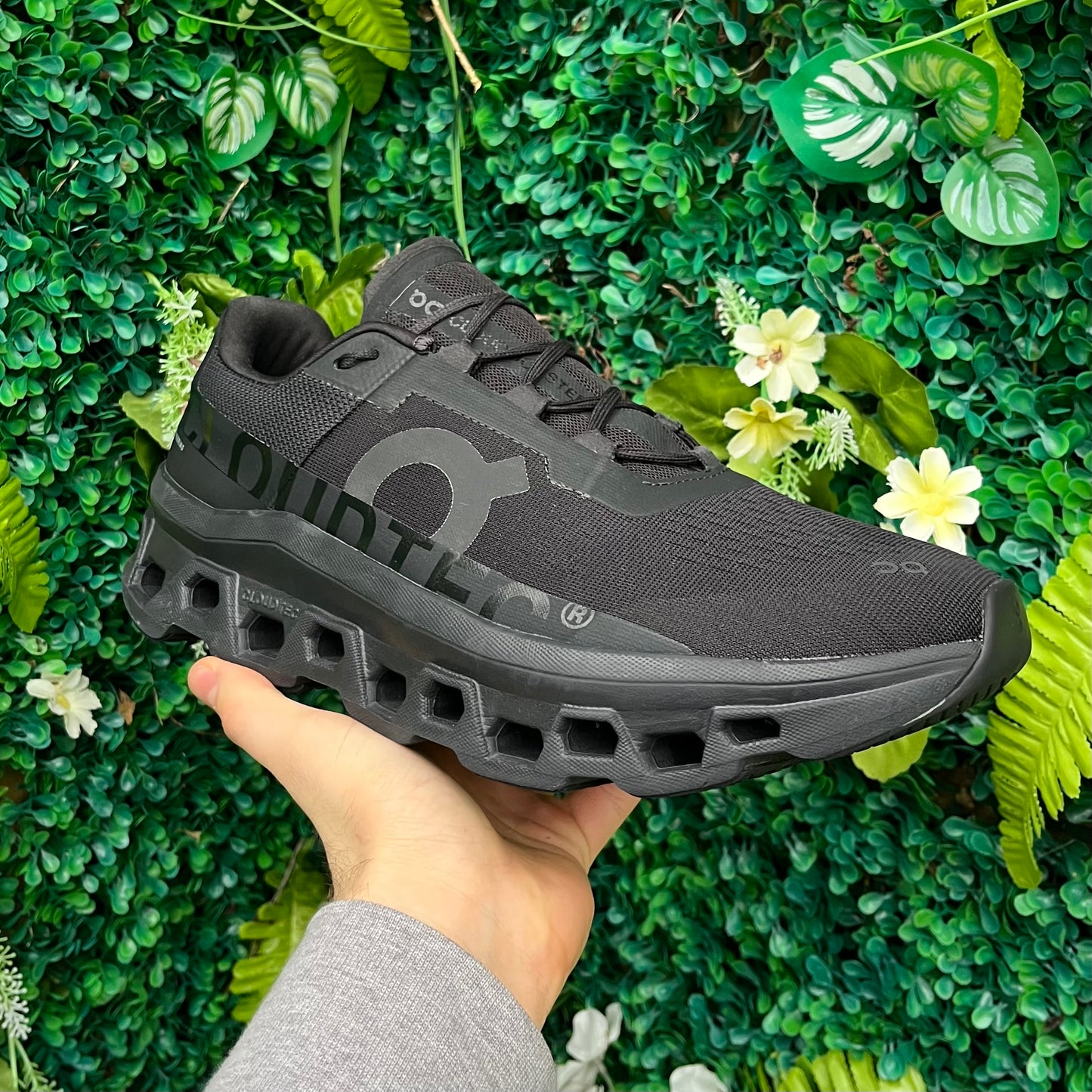 On Running CloudMonster - Triple Black - UK10