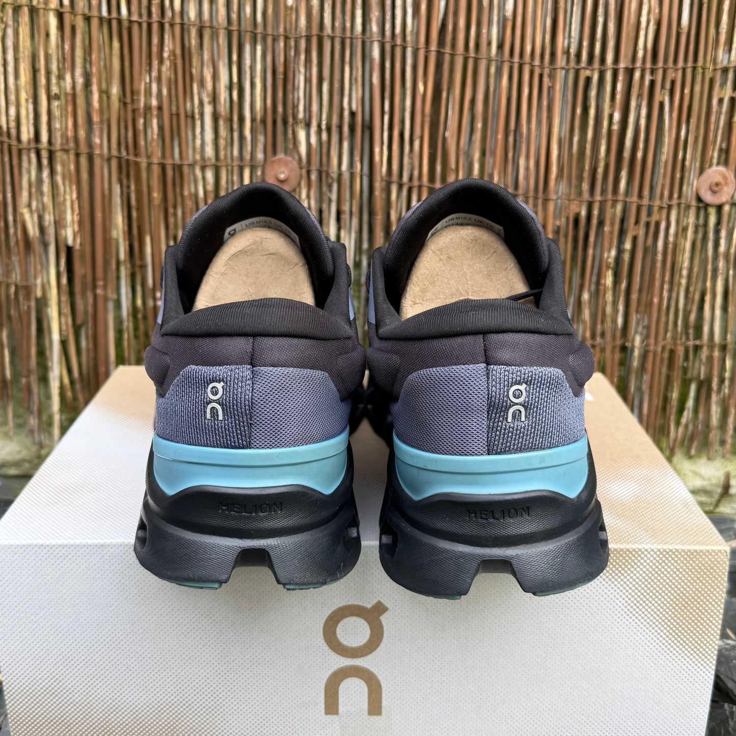 On Running CloudStratus 3 - Metal / Wisteria - UK10