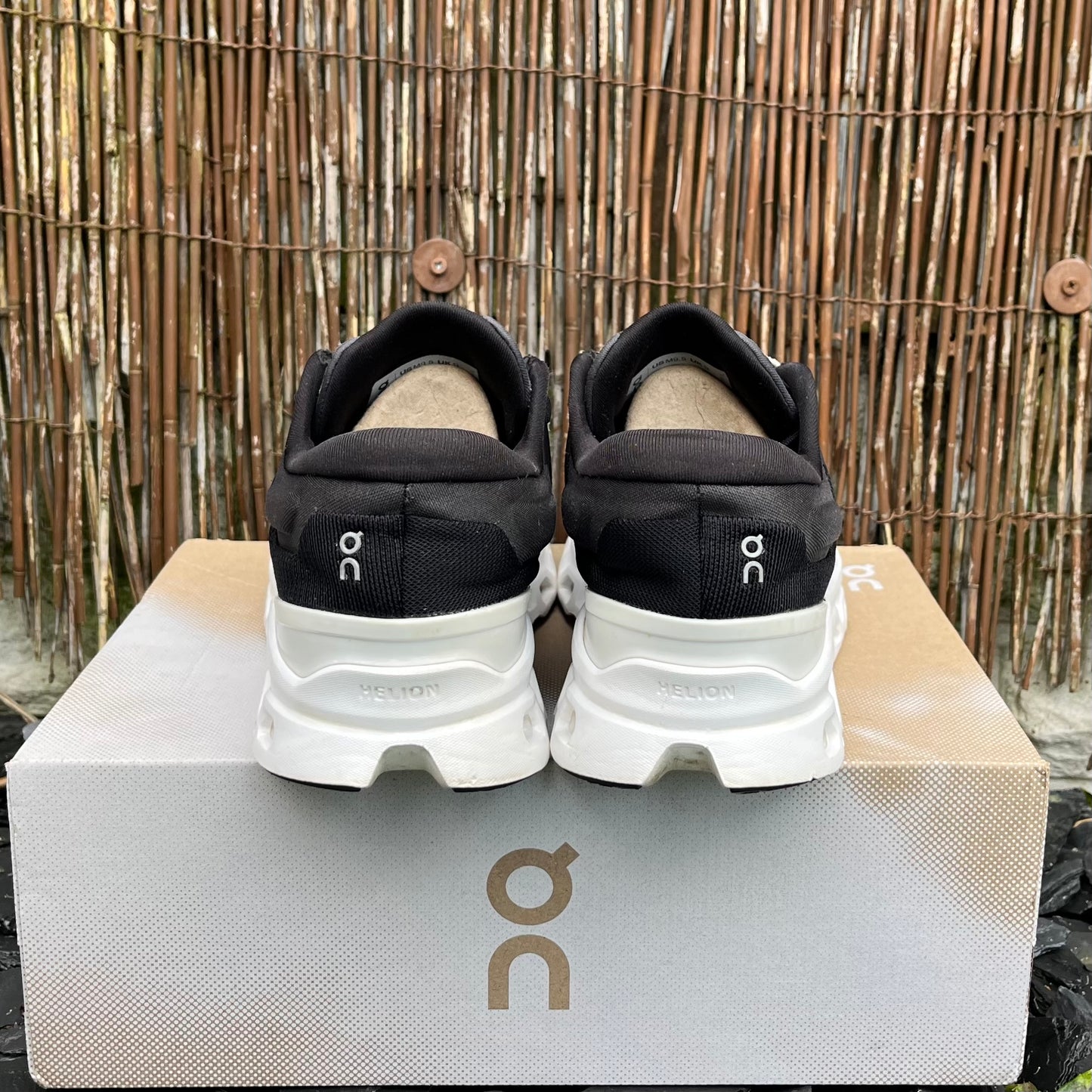 On Running CloudStratus 3 Black / Frost - UK9