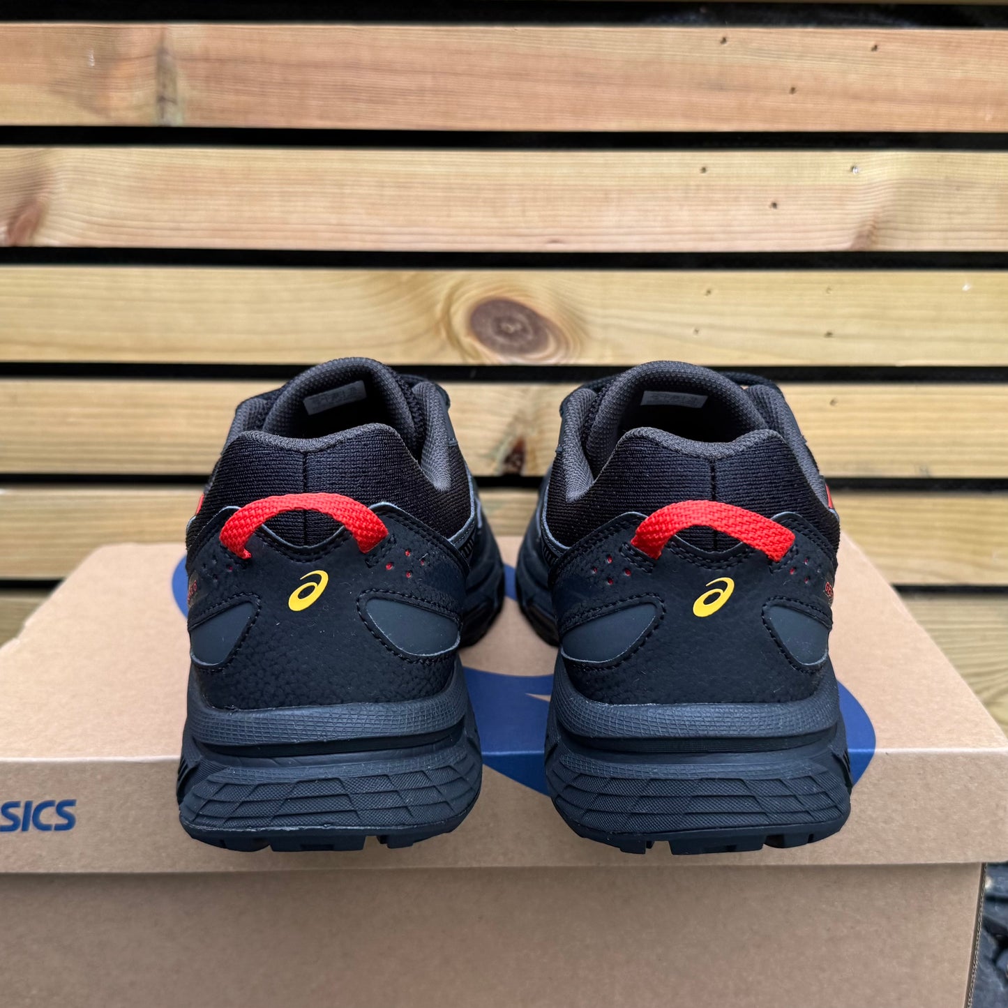 Asics Gel-Venture 6 - Black / Sunset Red - UK9