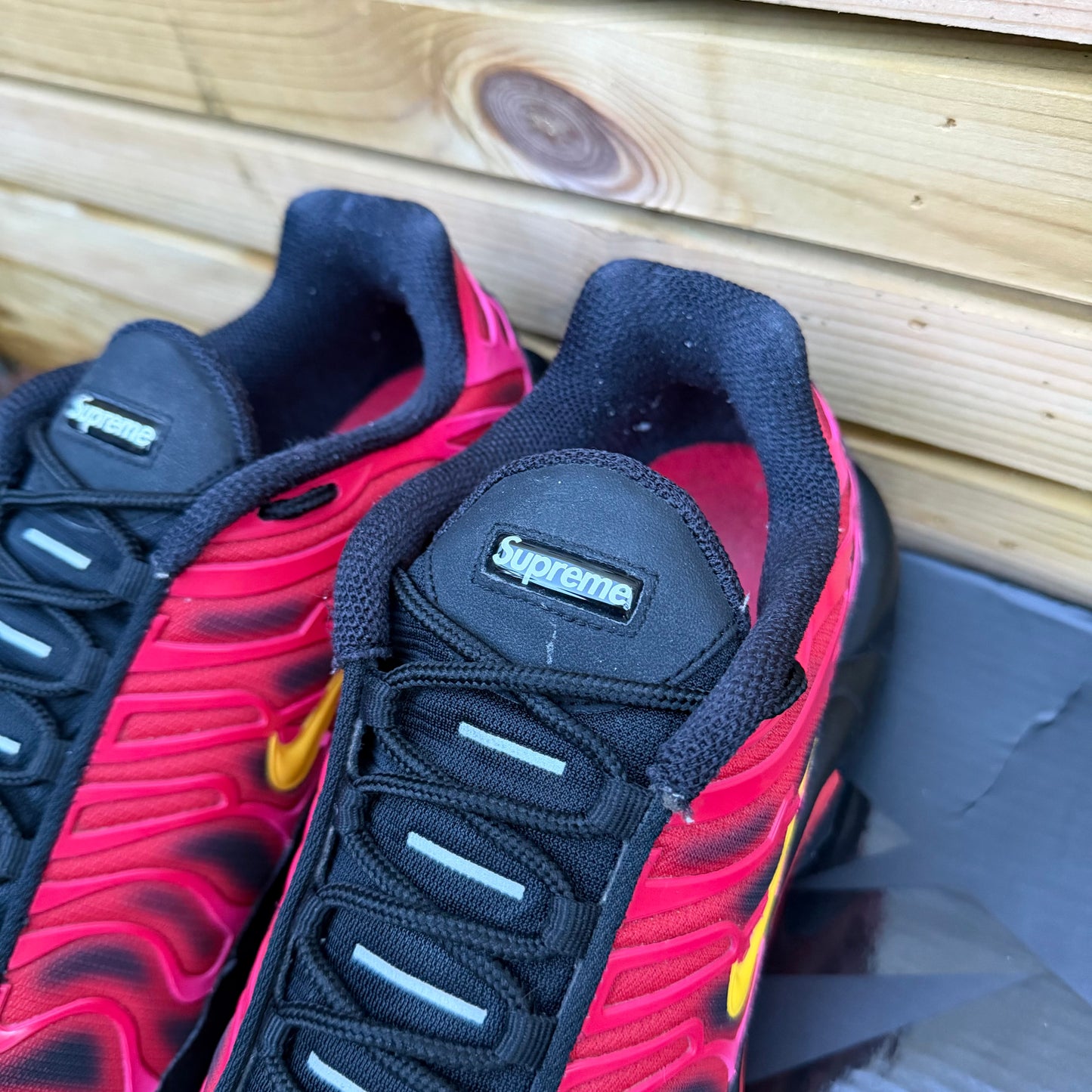 Nike Air Max Plus TN x Supreme - University Red - UK9