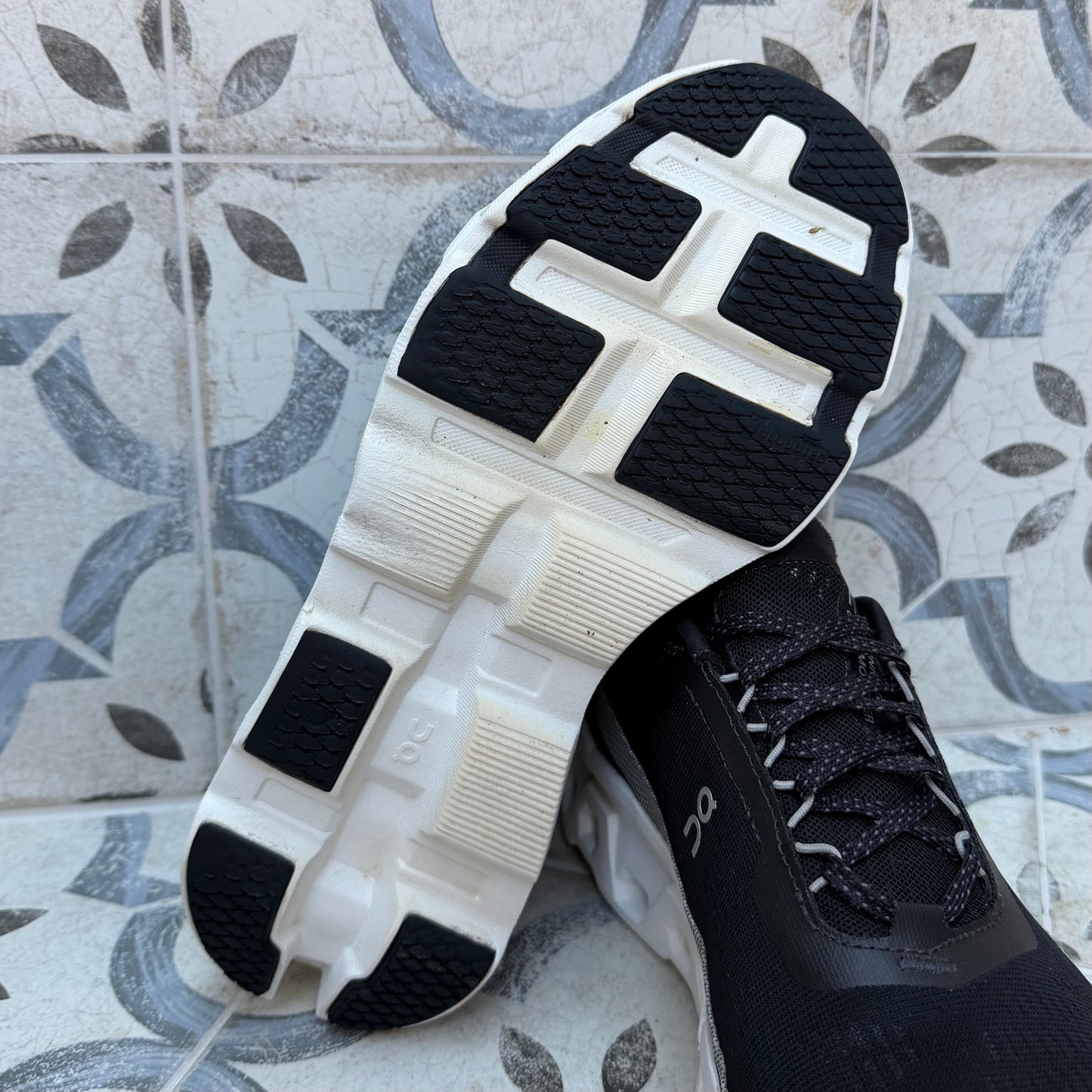 On Running CloudMonster 2 - Black / Frost - UK8.5