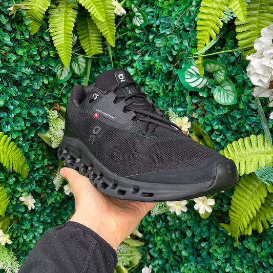 On Running CloudStratus 2 - Triple Black - UK11