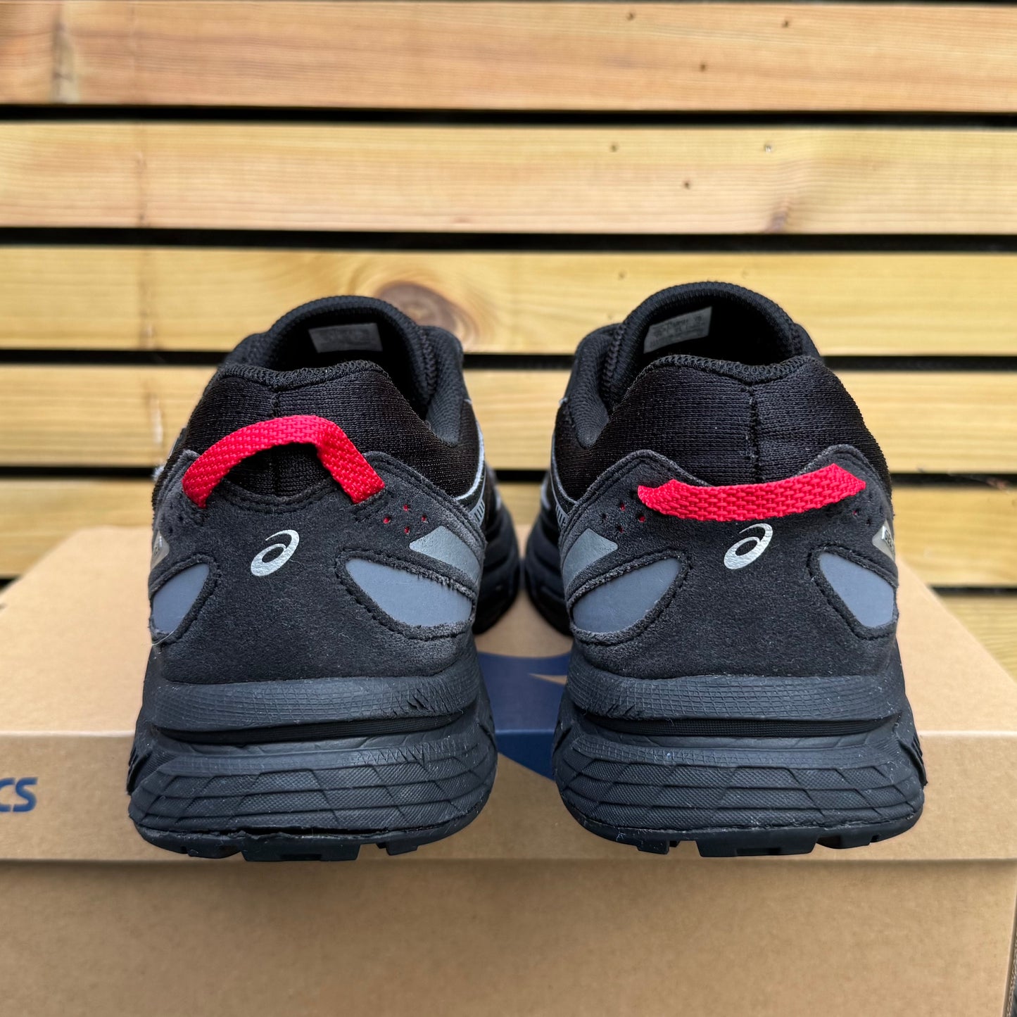 Asics Gel-Venture 6 - Black / Crimson - UK11