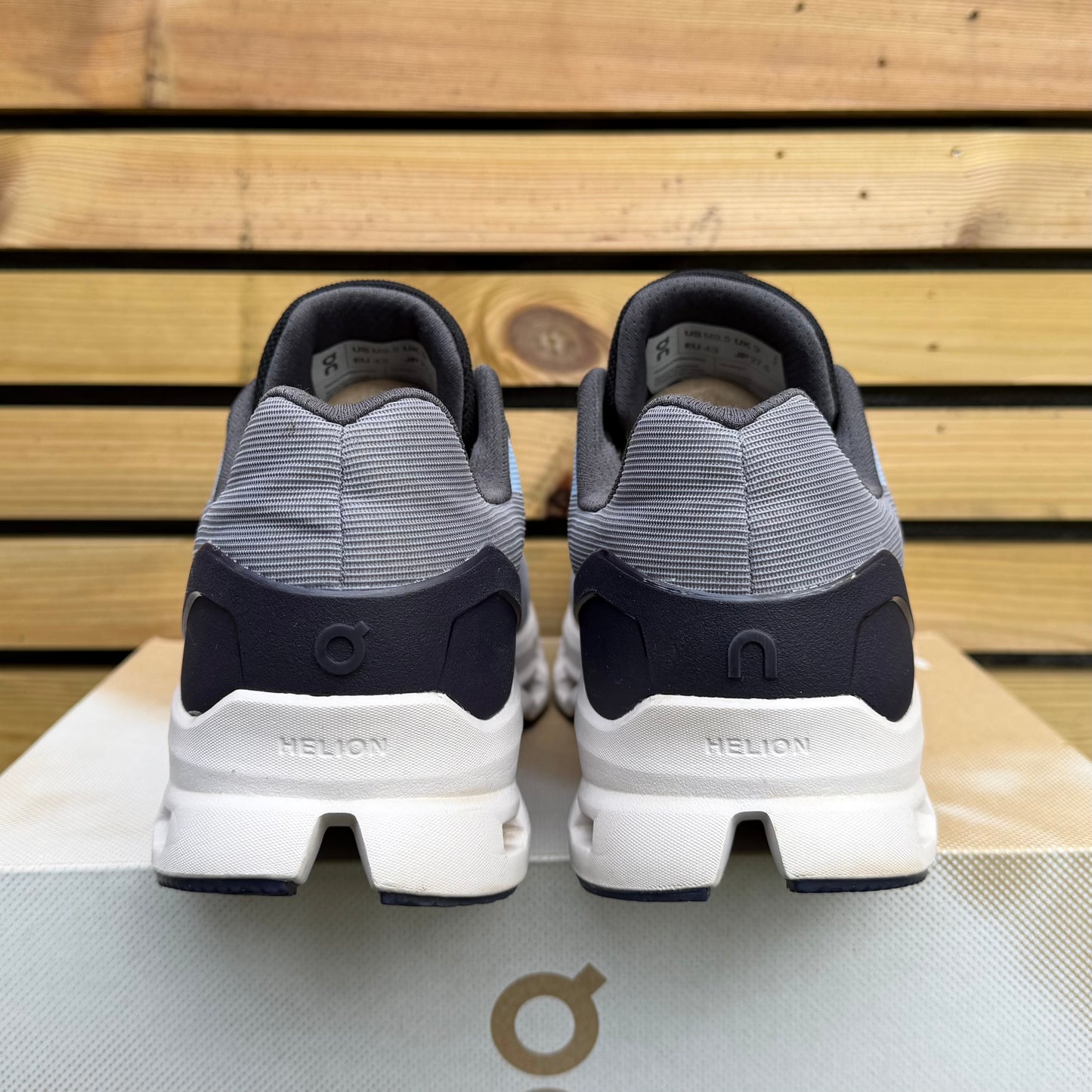 On Running CloudStratus 2 - Fossil / Midnight - UK9