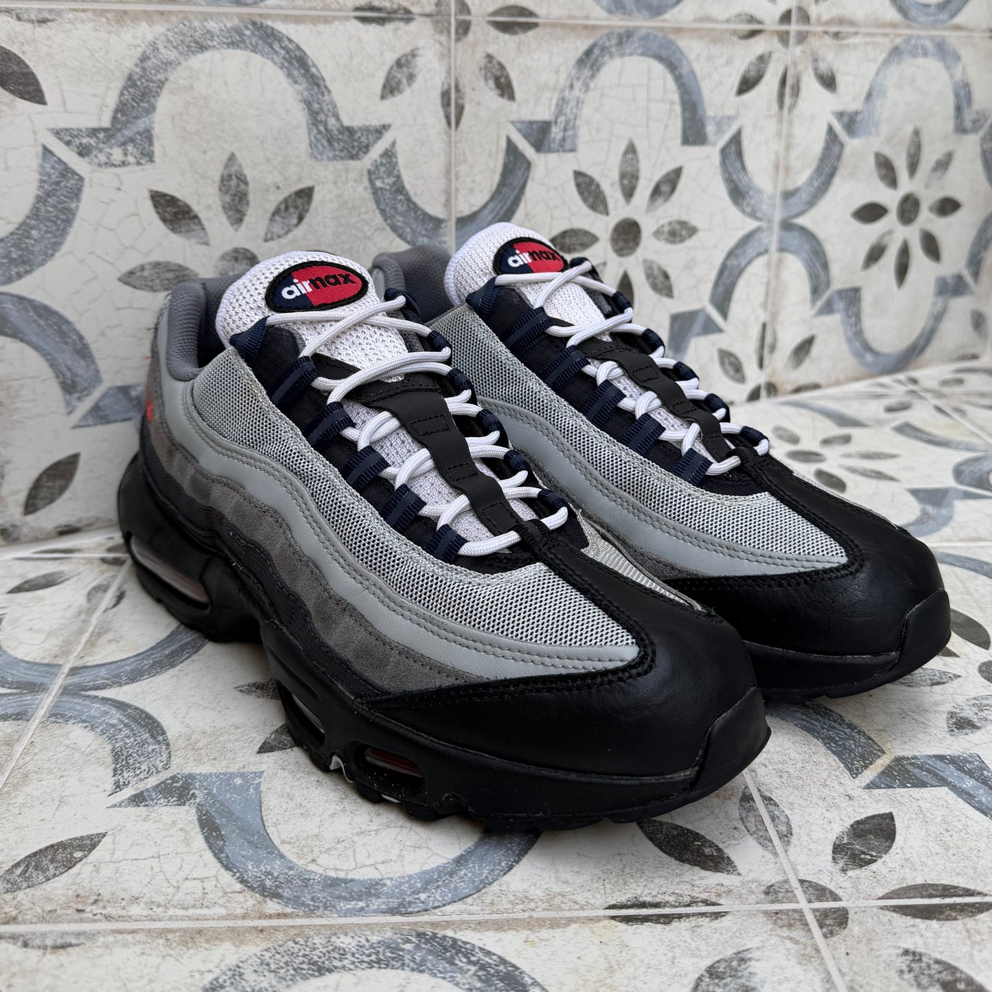 Nike Air Max 95 - Track Red - UK8.5