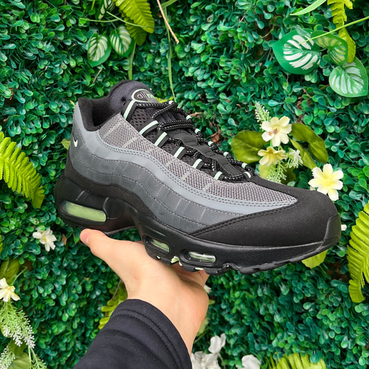 Nike Air Max 95 - Vapour Green - UK9.5 - Brand New
